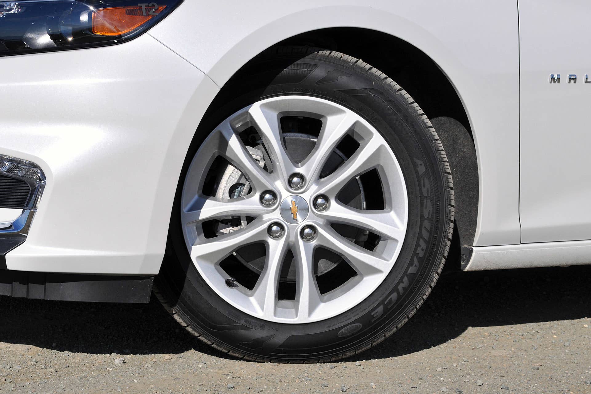 2016 Chevrolet Malibu Hybrid wheel