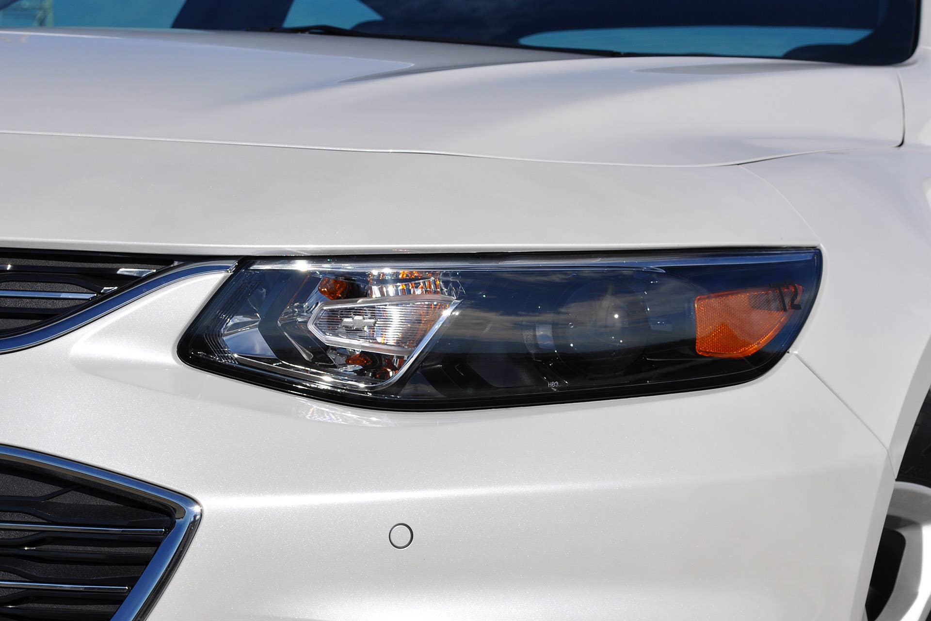 2016 Chevrolet Malibu Hybrid headlight