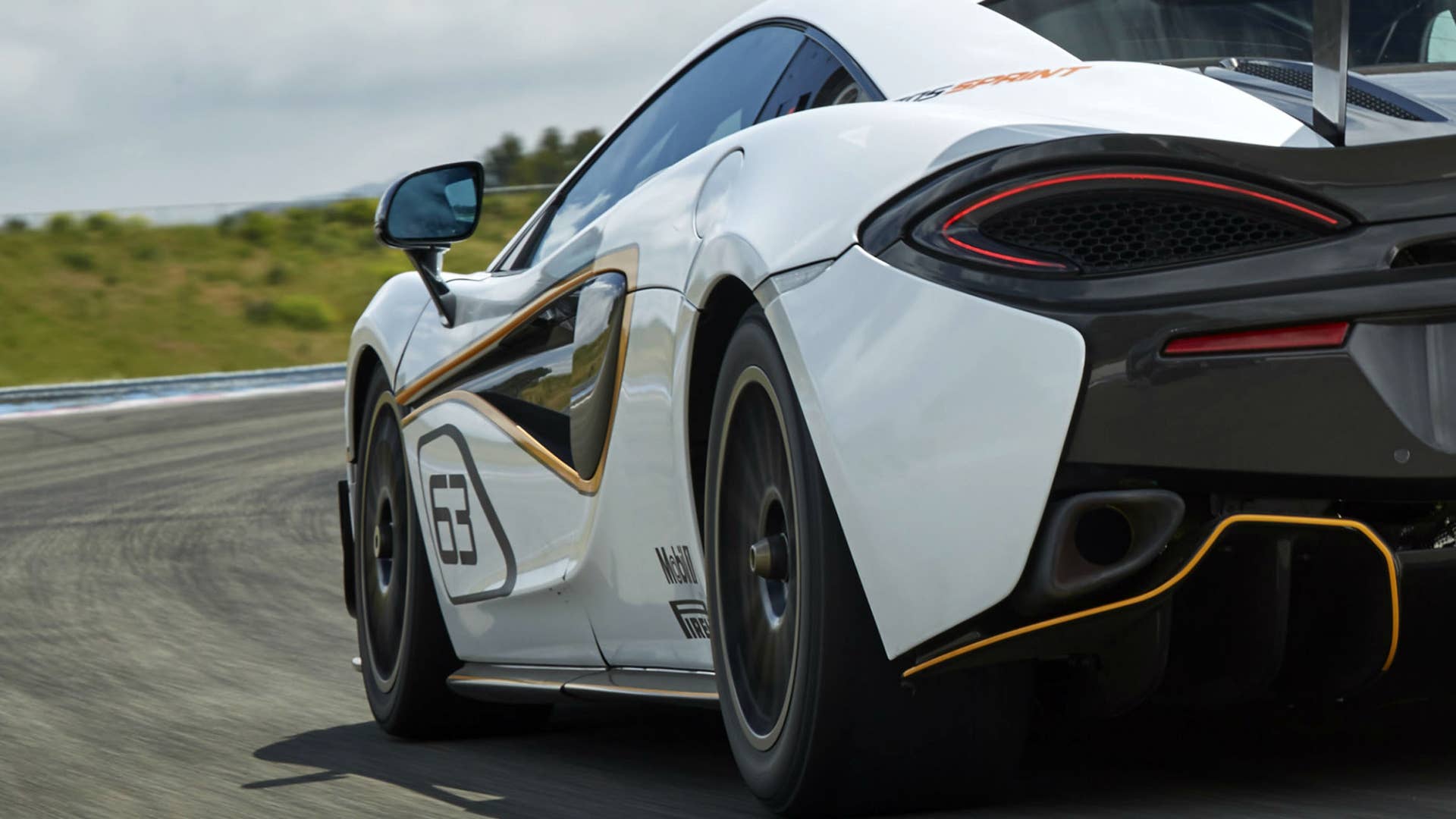 McLaren 570S Sprint flank