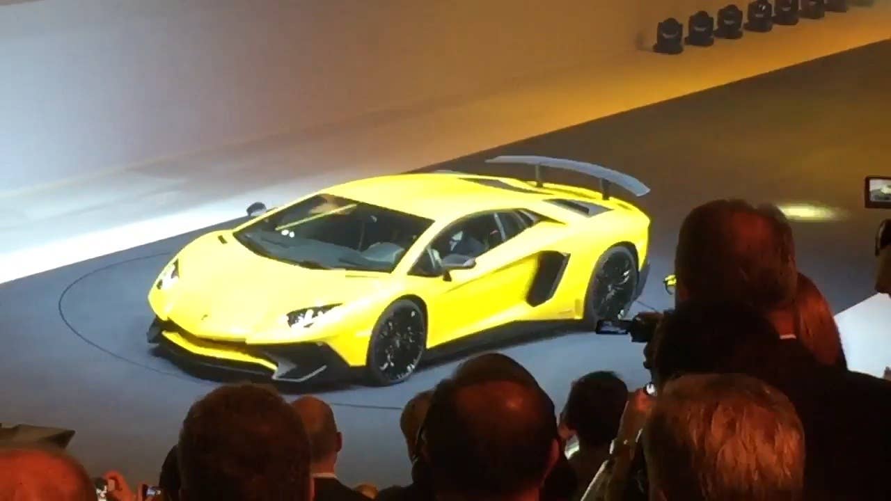 The Lamborghini Aventador SV and it's official come into public view just before the 2015 Geneva Motor Show.