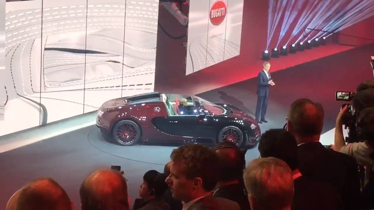 The Bugatti Veyron Grand Sport Vitesse La Finale's official come into public view just before the 2015 Geneva Motor Show.