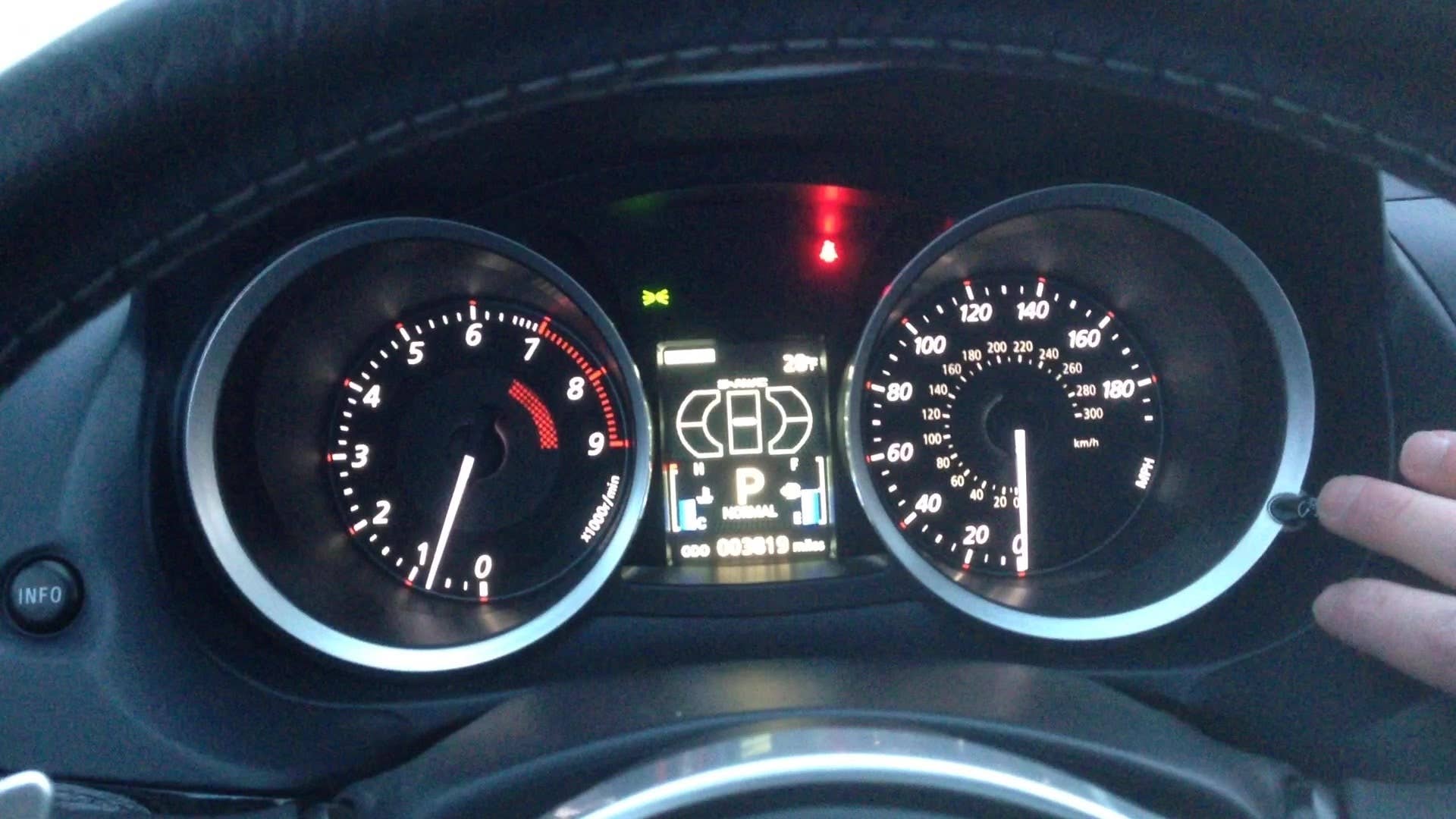 Autoblog senior editor Greg Migliore shows how to work the lighting inside the 2015 Mitsubishi Lancer Evolution MR.