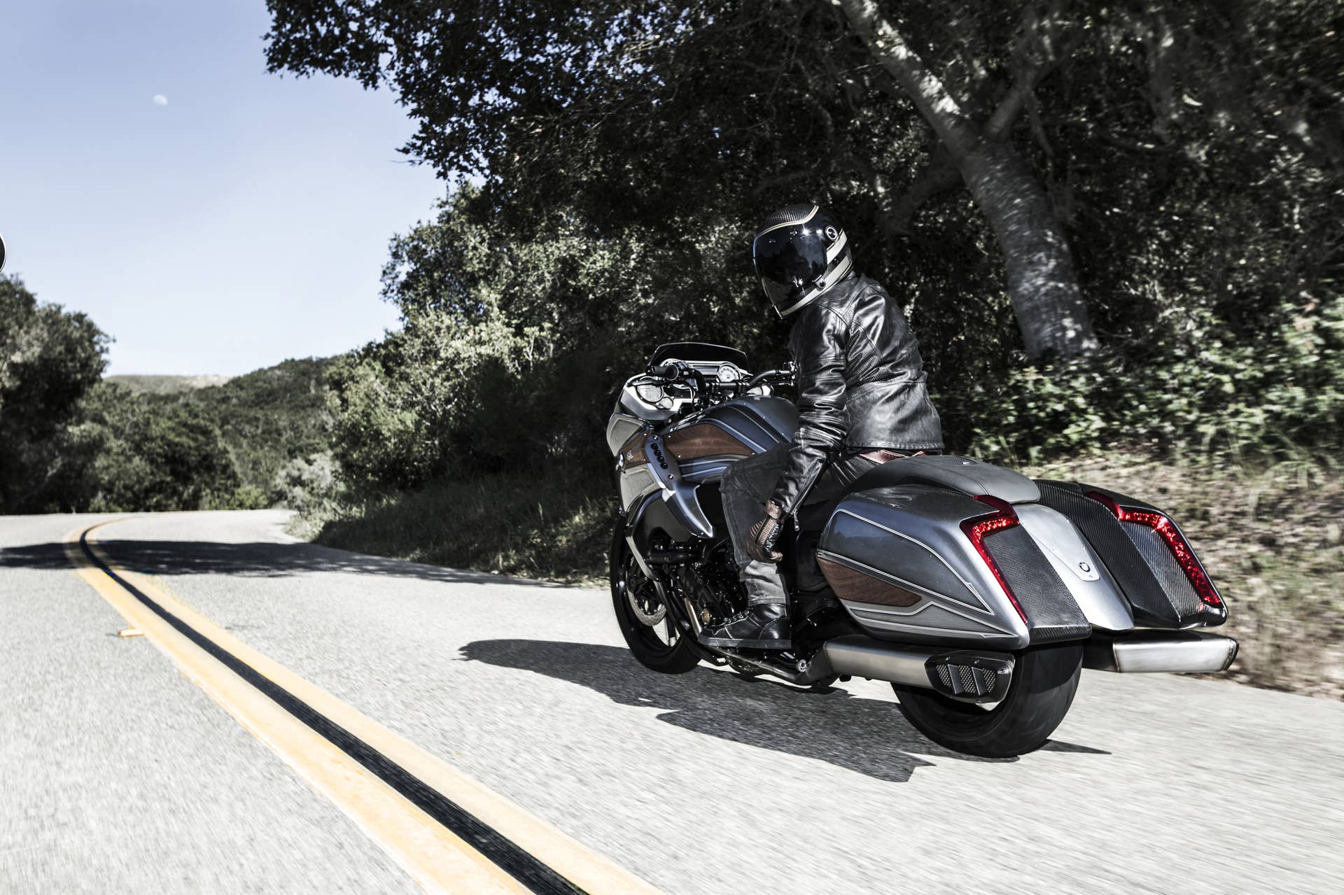 BMW Motorrad Concept 101 moving rear 3/4