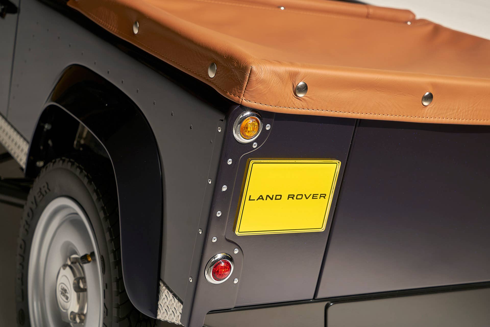land rover defender pedal car tail