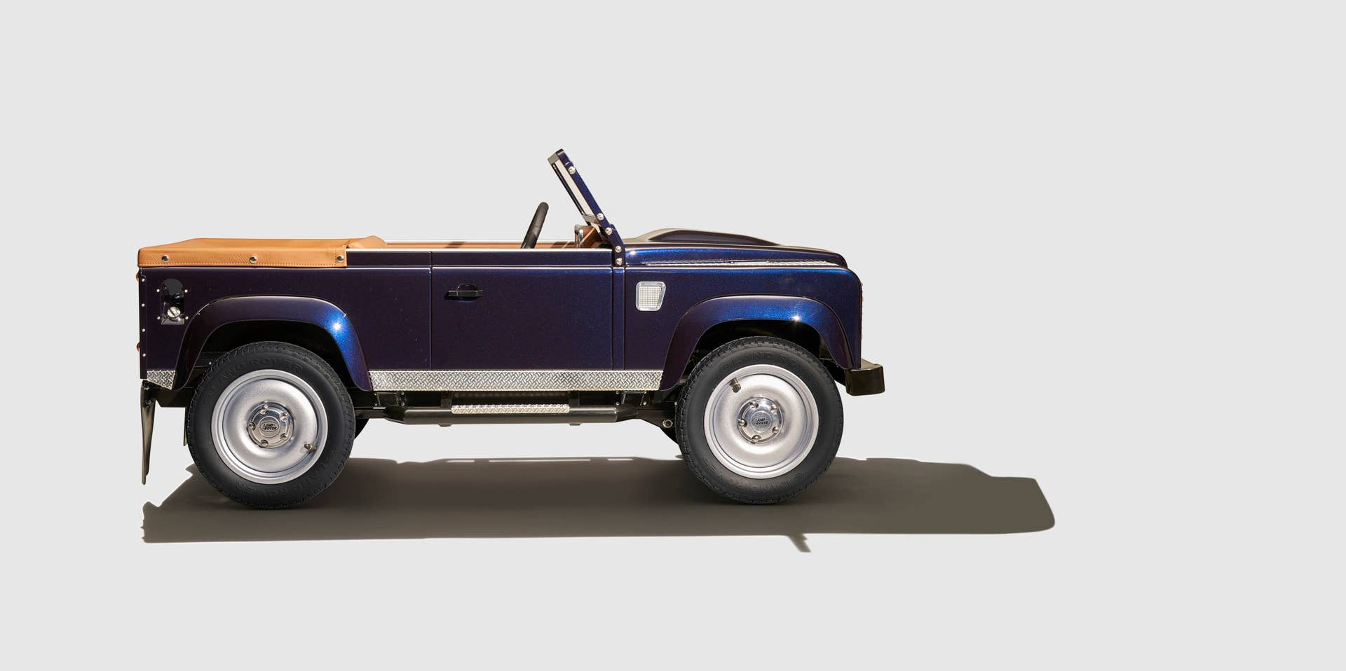 land rover defender pedal car profile