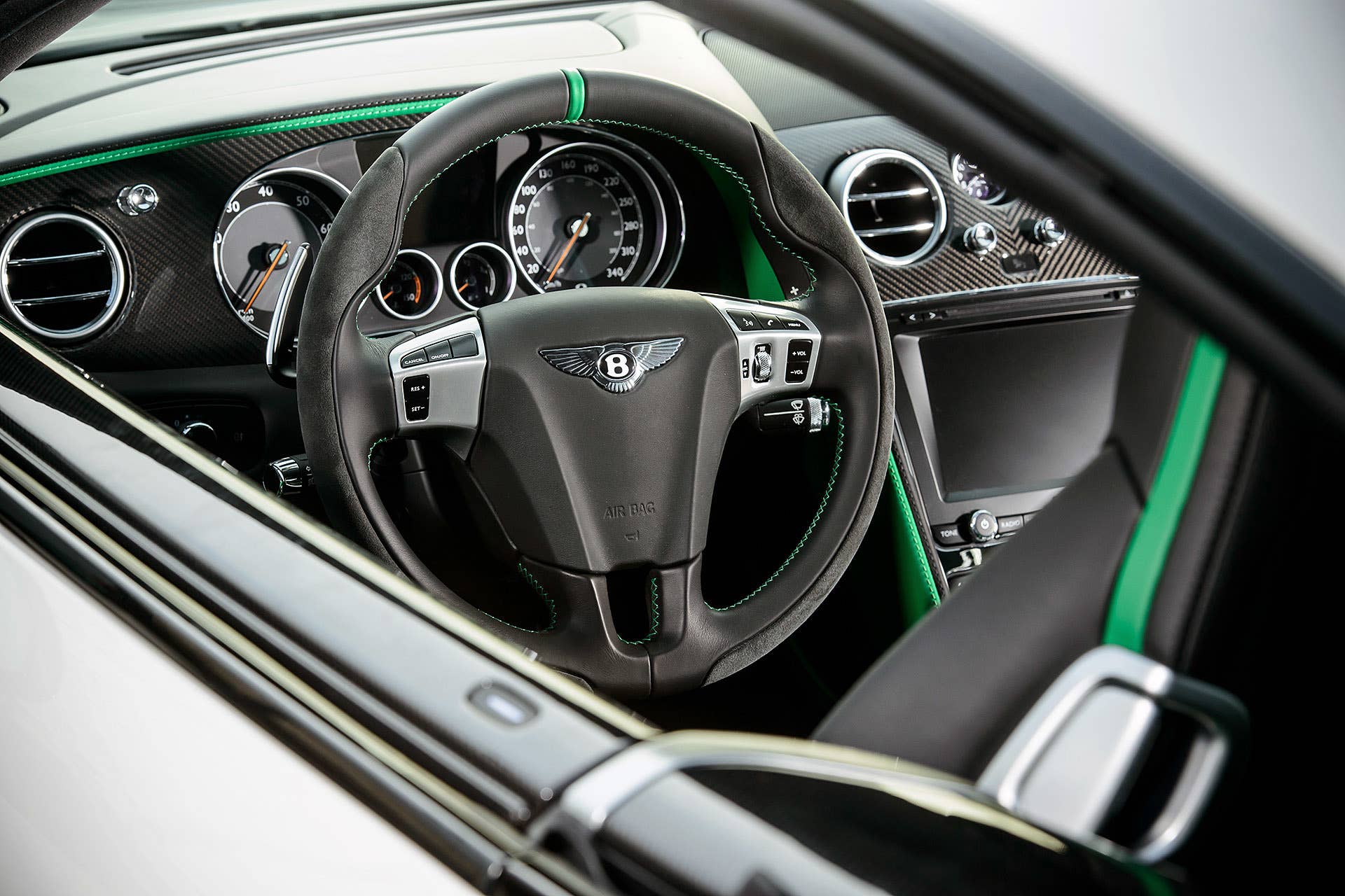 2015 Bentley Continental GT3-R steering wheel