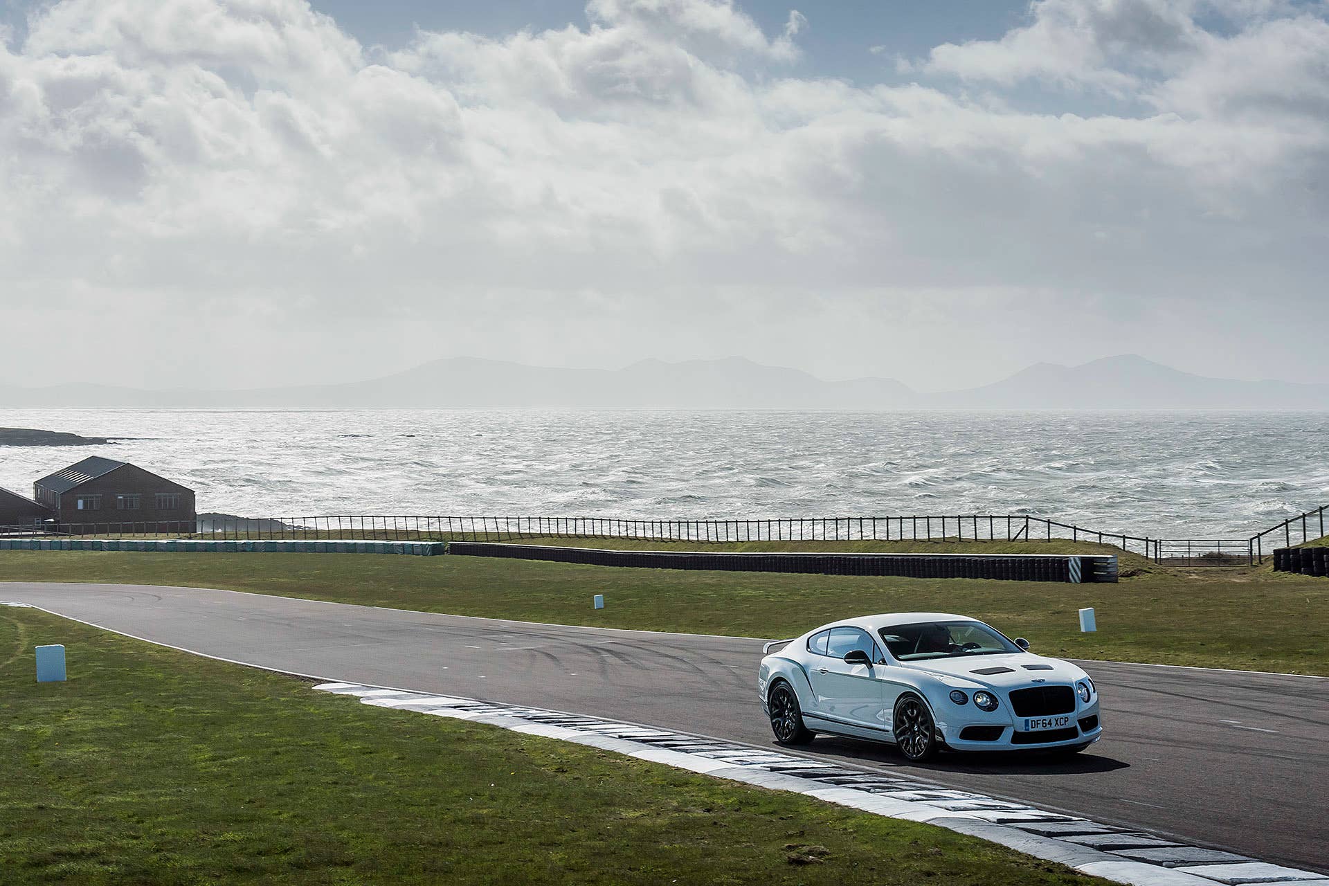 2015 Bentley Continental GT3-R on track