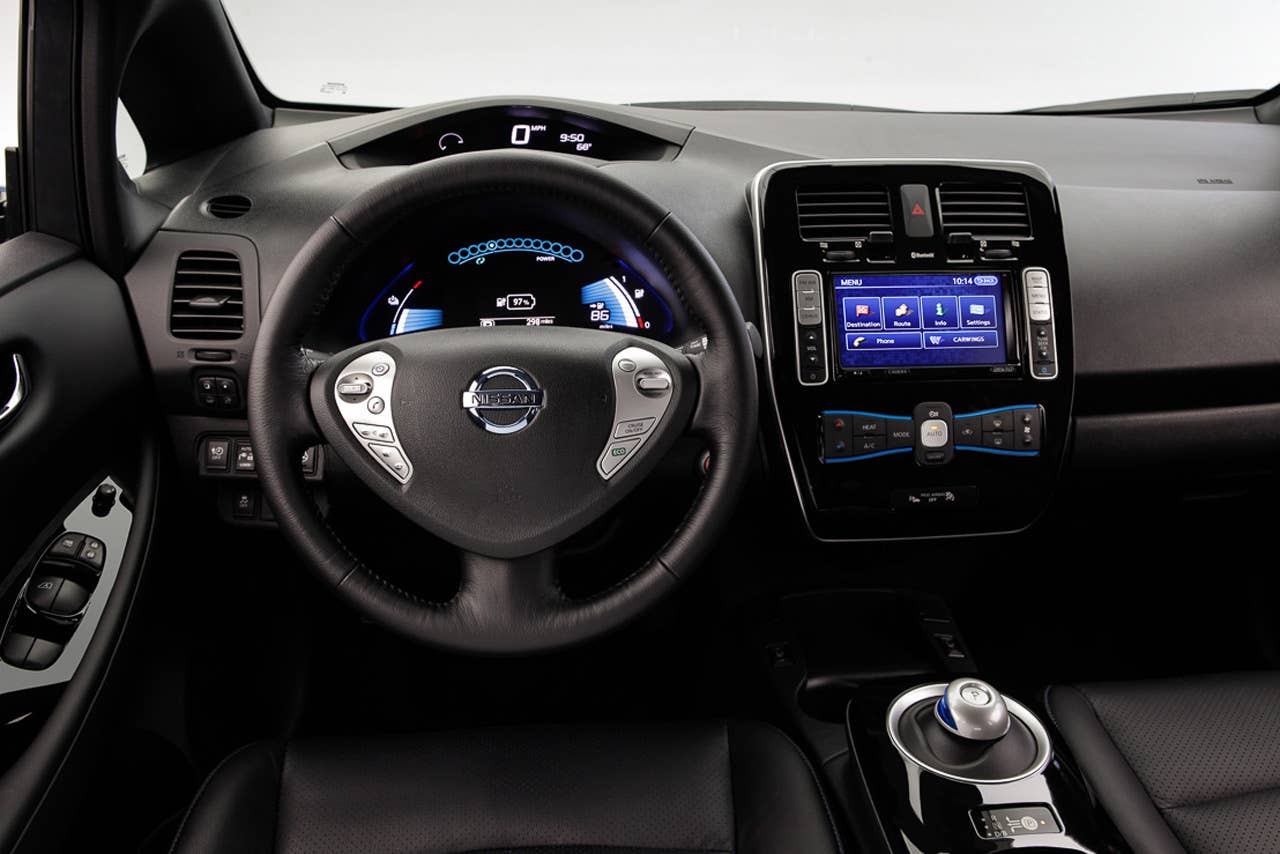 2013 Nissan Leaf steering wheel