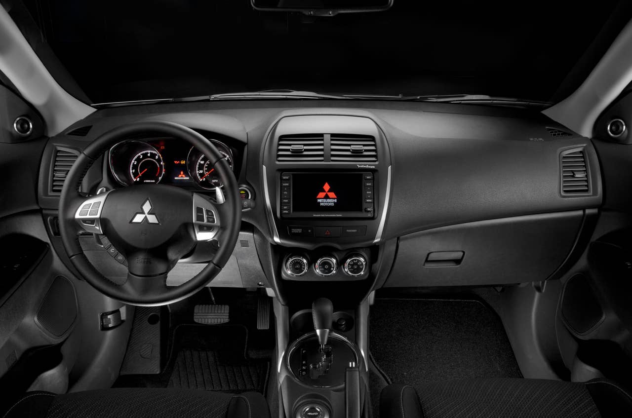 2013 Mitsubishi Outlander Sport SE Interior