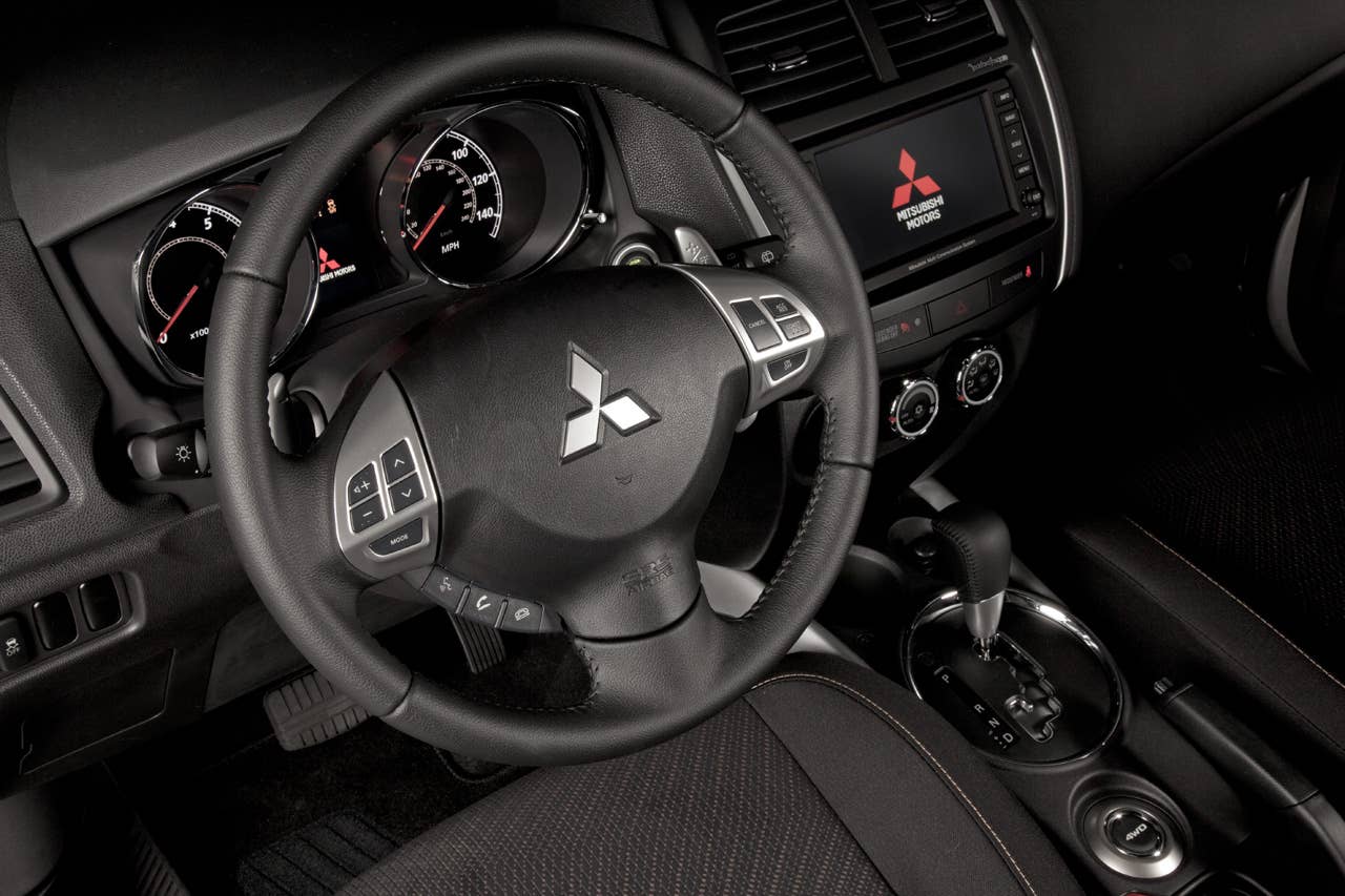 2013 Mitsubishi Outlander Sport SE Interior