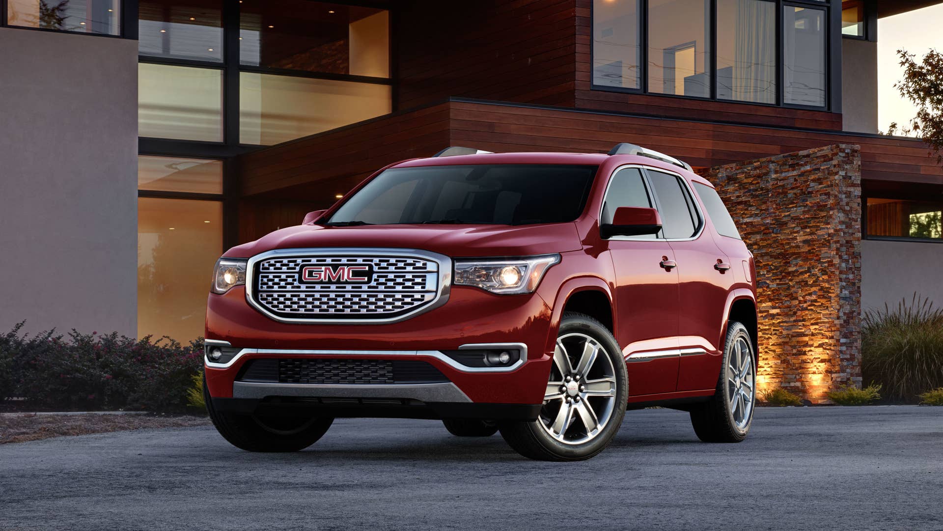 2017 GMC Acadia exterior front 3/4