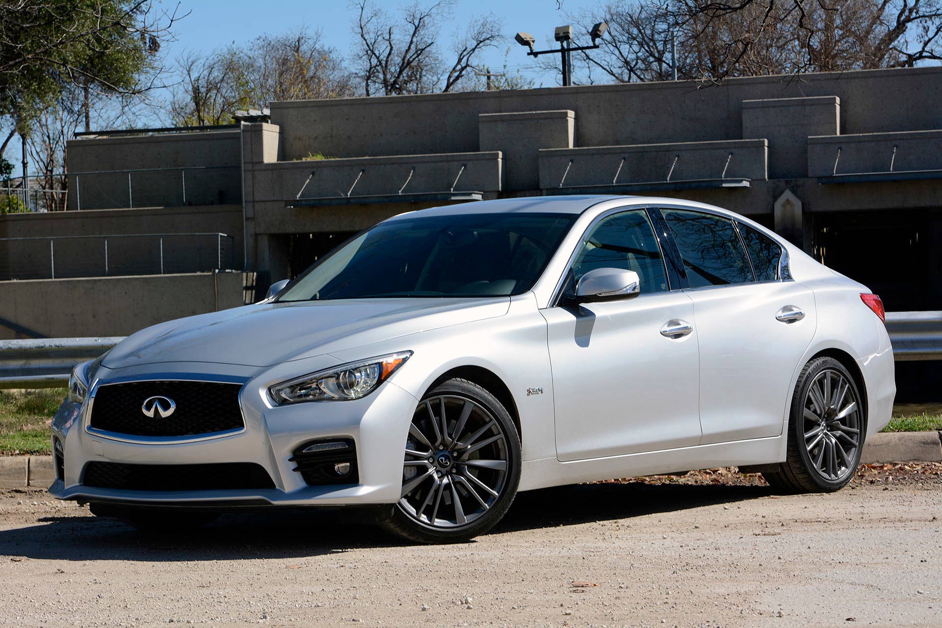 2016 Infiniti Q50 Red Sport 400 front 3/4 view