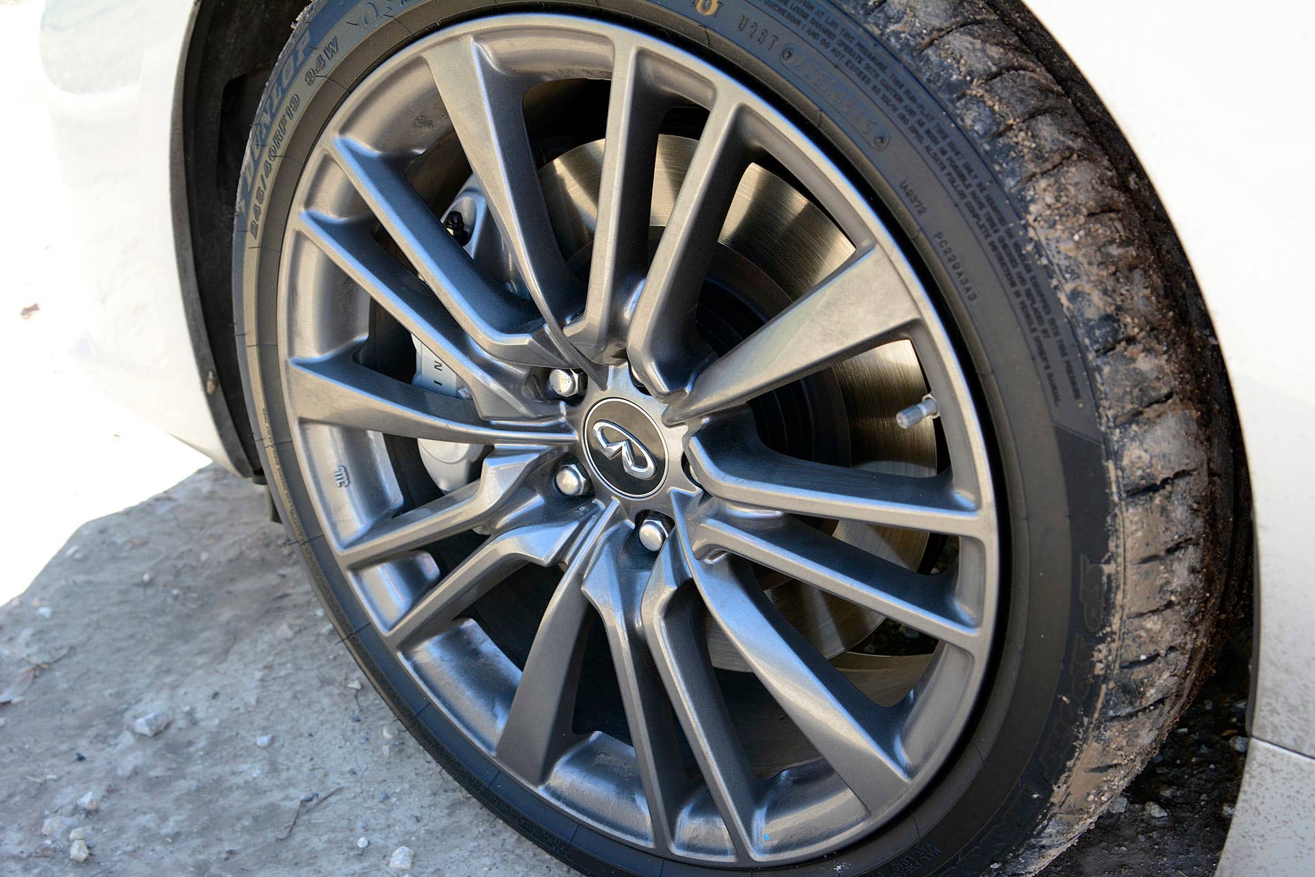 2016 Infiniti Q50 Red Sport 400 wheel
