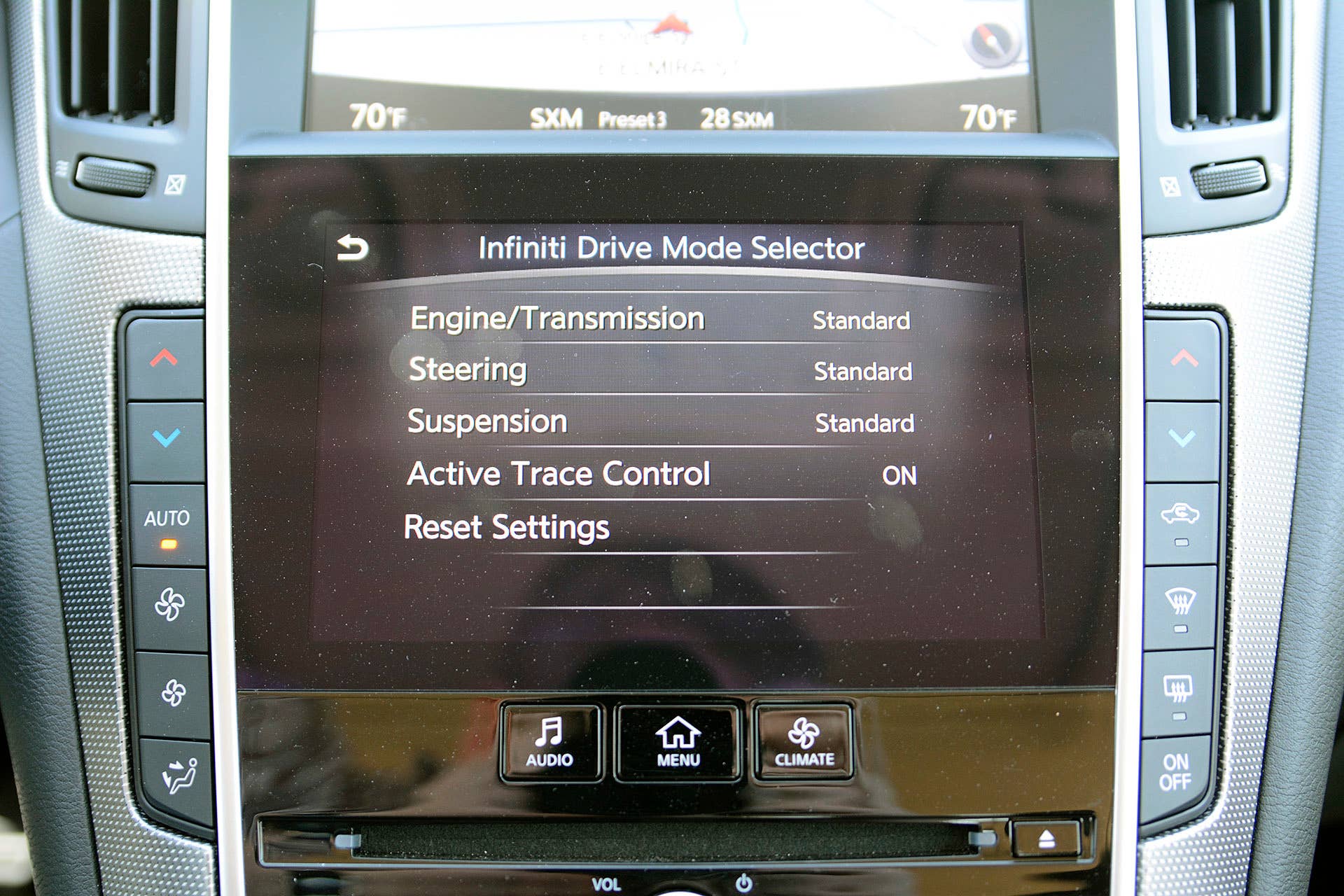 2016 Infiniti Q50 Red Sport 400 drive mode selector