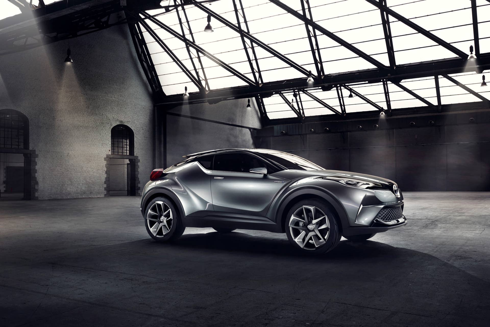 toyota c-hr side
