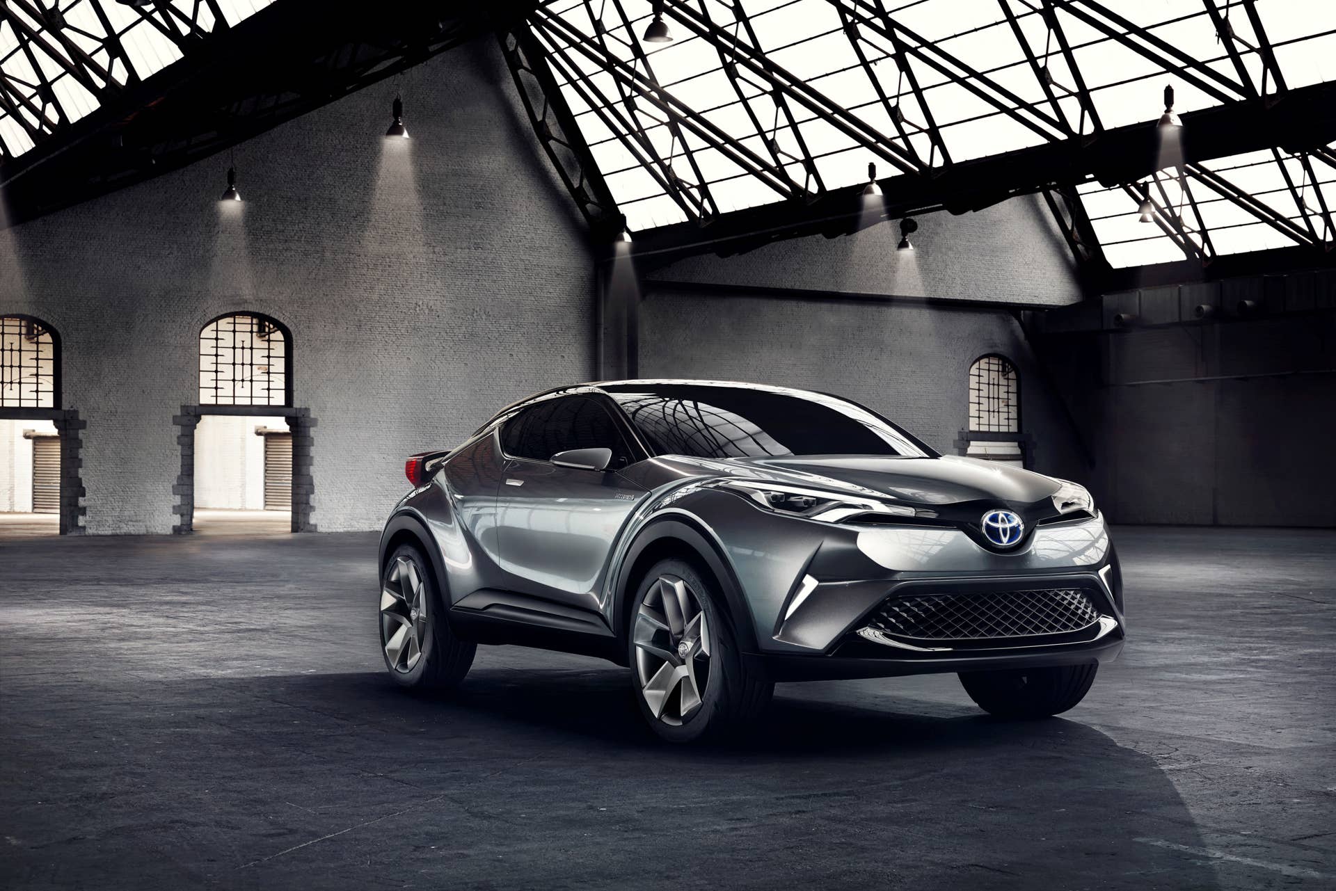 toyota c-hr front three quarters