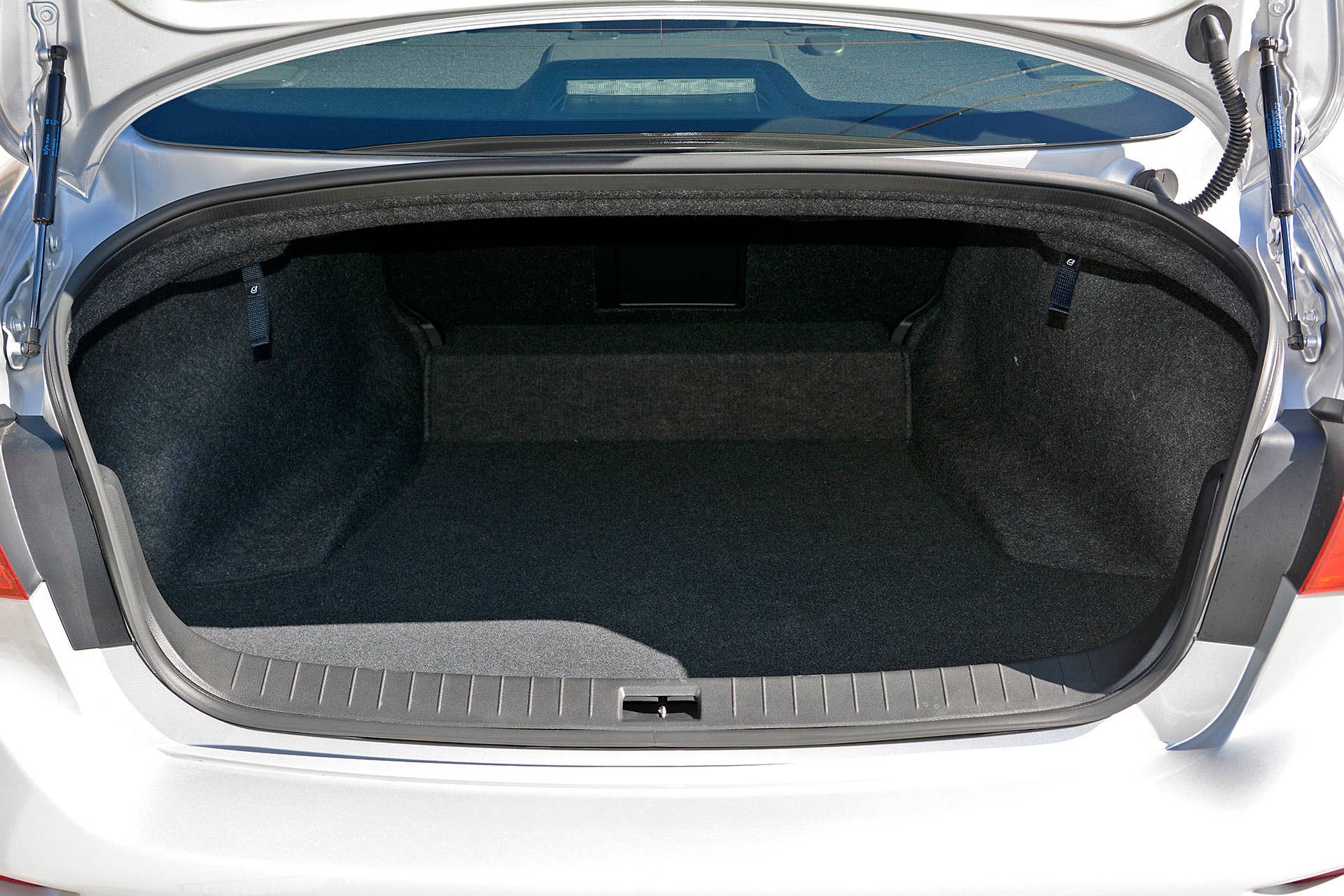 2016 Infiniti Q50 Red Sport 400 trunk