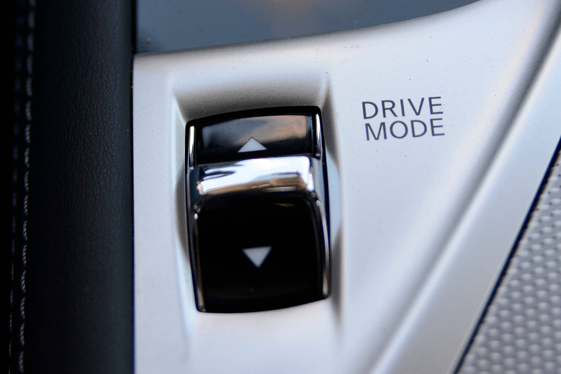 2016 Infiniti Q50 Red Sport 400 drive mode selector