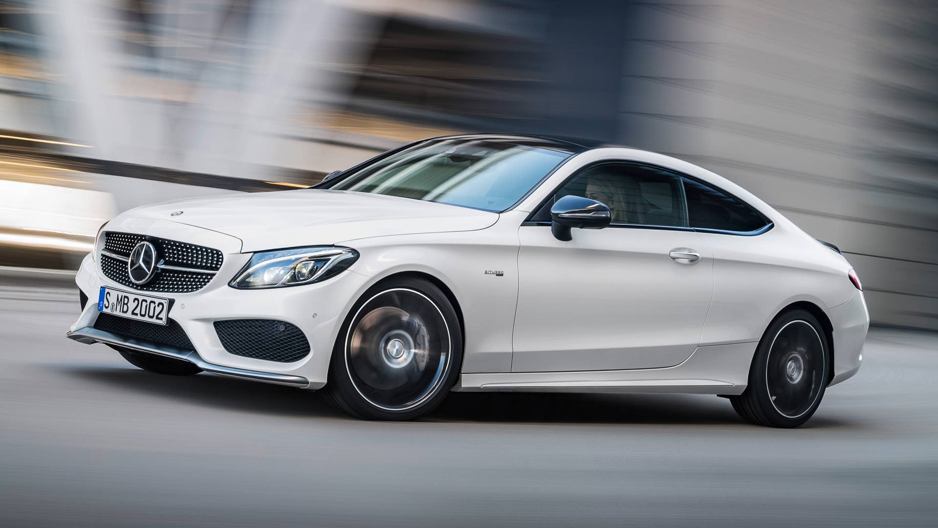 Mercedes-AMG C 43 Coupé, Exterieur: DiamantweiÃ, Kraftstoffverbrauch (l/100 km) innerorts/auÃerorts/kombiniert: 10,6/6,2/7,8 CO2-Emissionen kombiniert: 178 g/km exterior: diamond white, Fuel consumption (l/100 km) urban/ex urban/combined: 10.6/6.2/7.8 combined CO2 emissions: 178 g/km