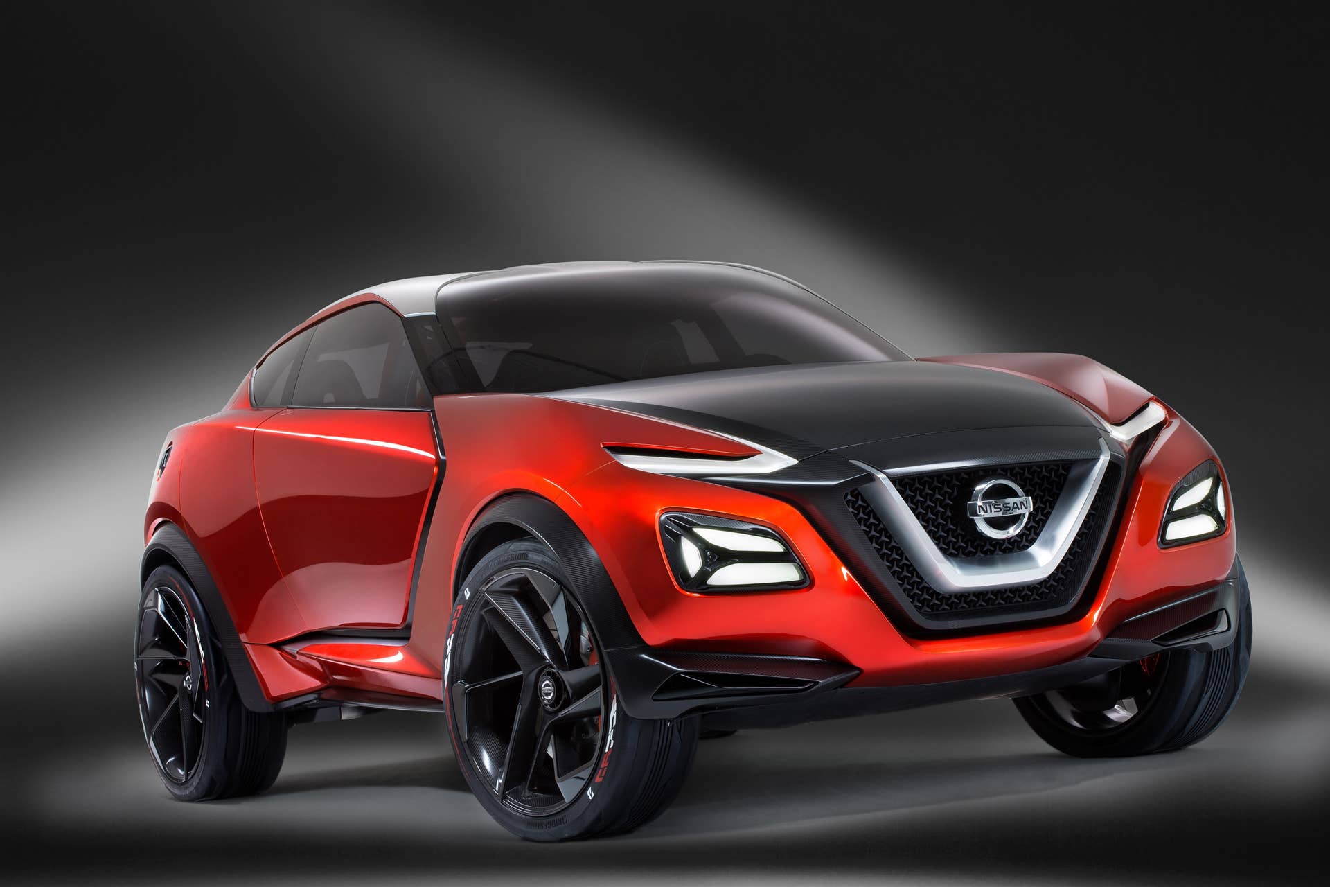 Although maintaining a similar footprint to a compact crossover, the Nissan Gripz Concept has the silhouette of a sports car with a raised ride height, equipped to conquer more challenging driving conditions.