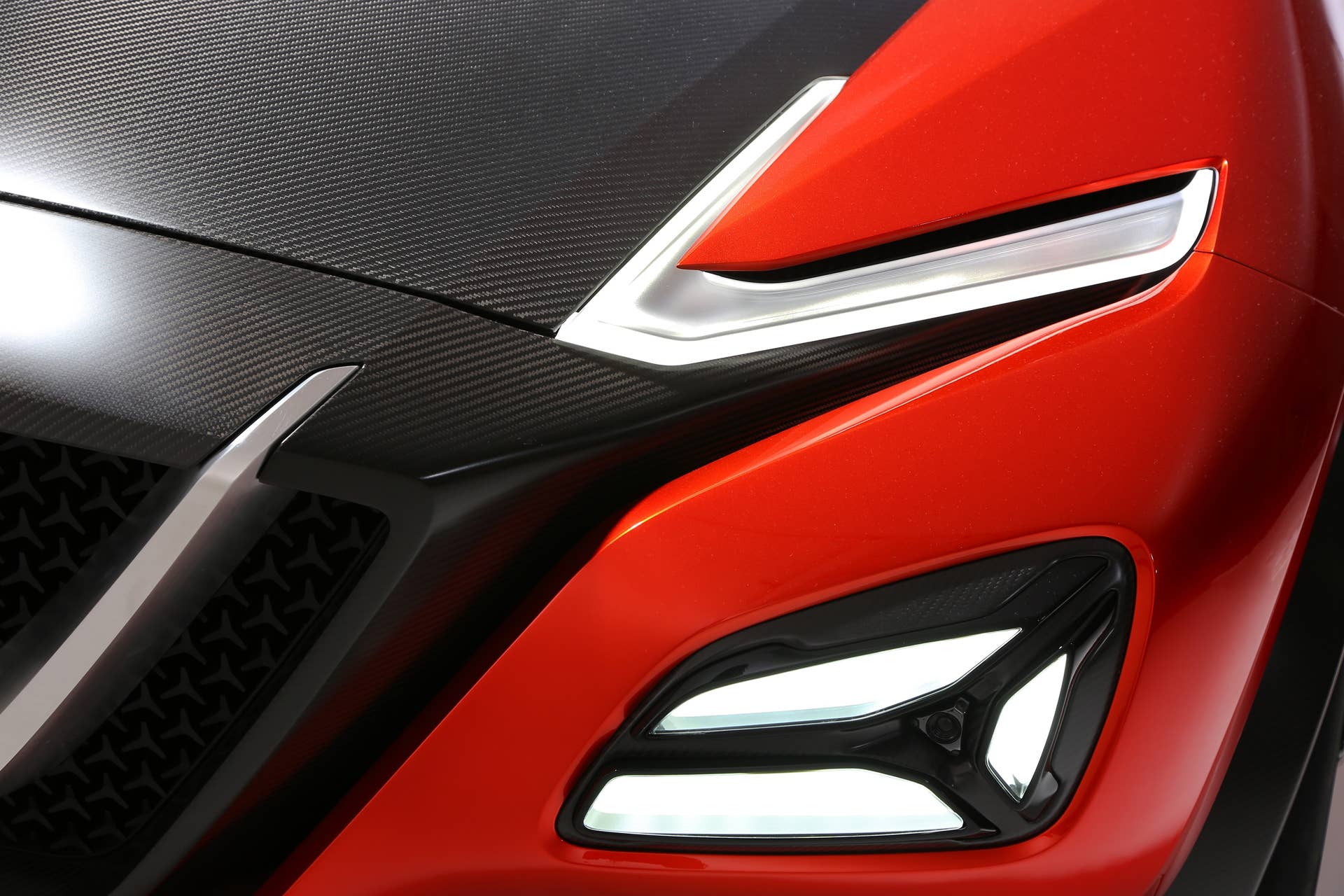 carbon fiber nissan gripz concept headlights