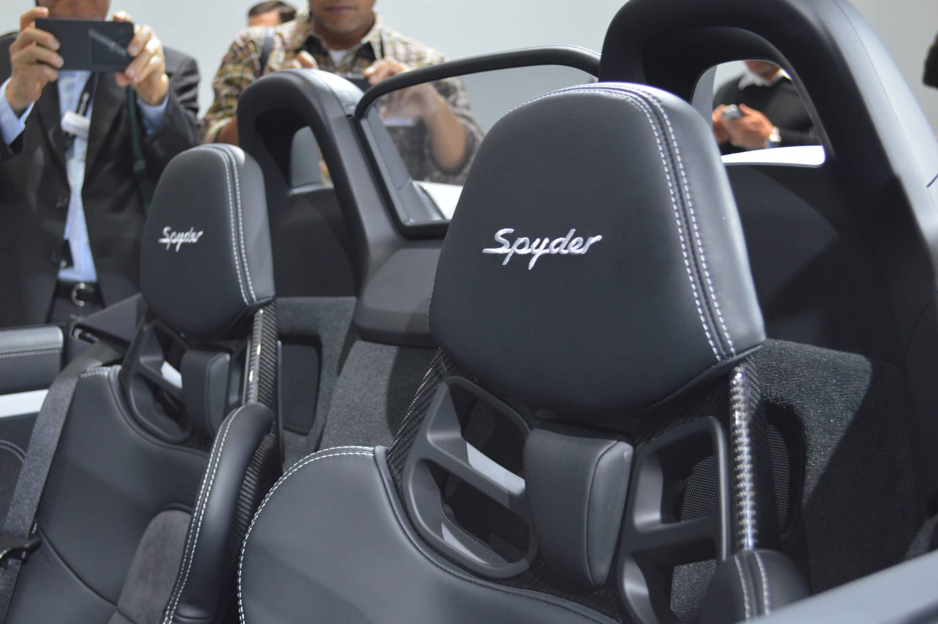 2016 porsche boxster spyder white interior seats logo