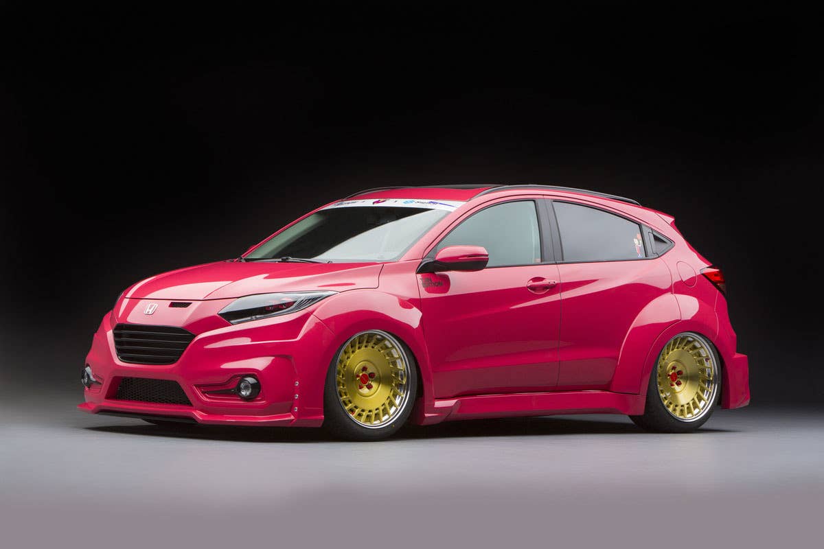 pink honda hr-v sema three quarters
