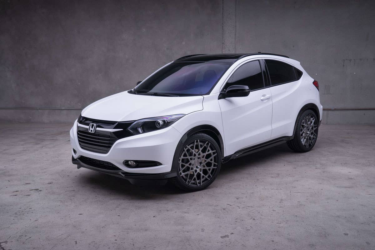 honda hr-v three quarters