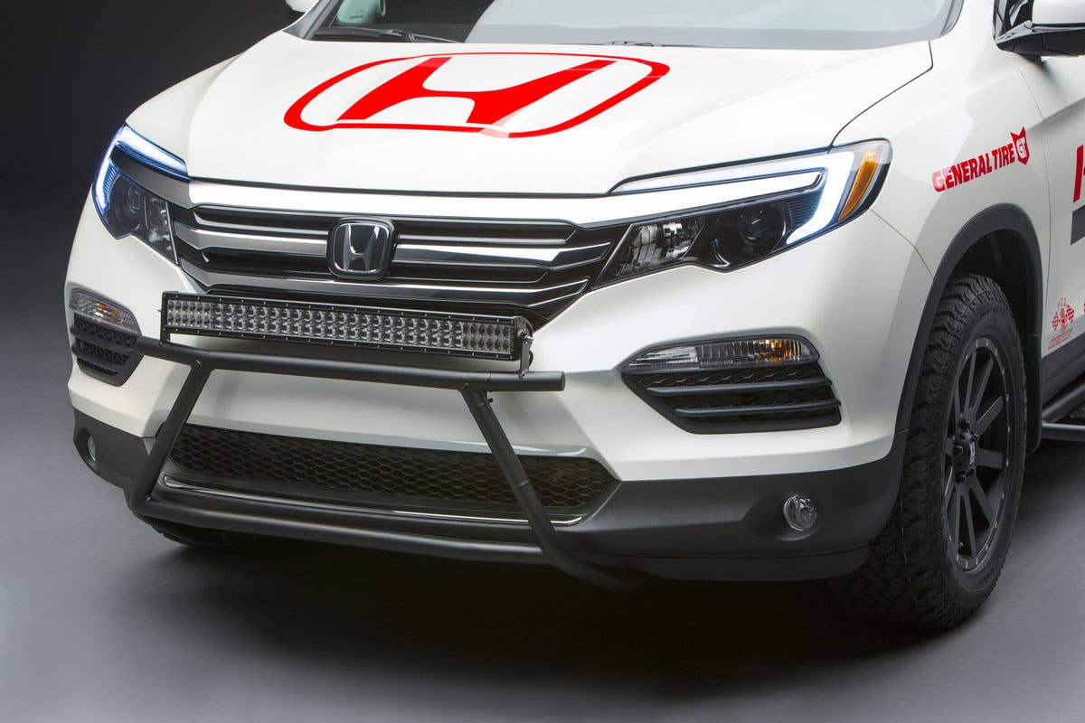 honda pilot baja chase vehicle front detail