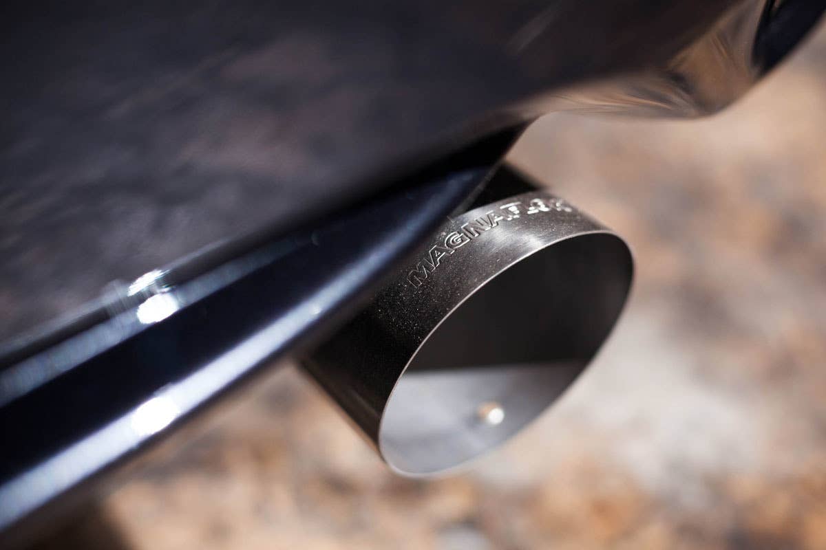 modded honda hr-v exhaust detail