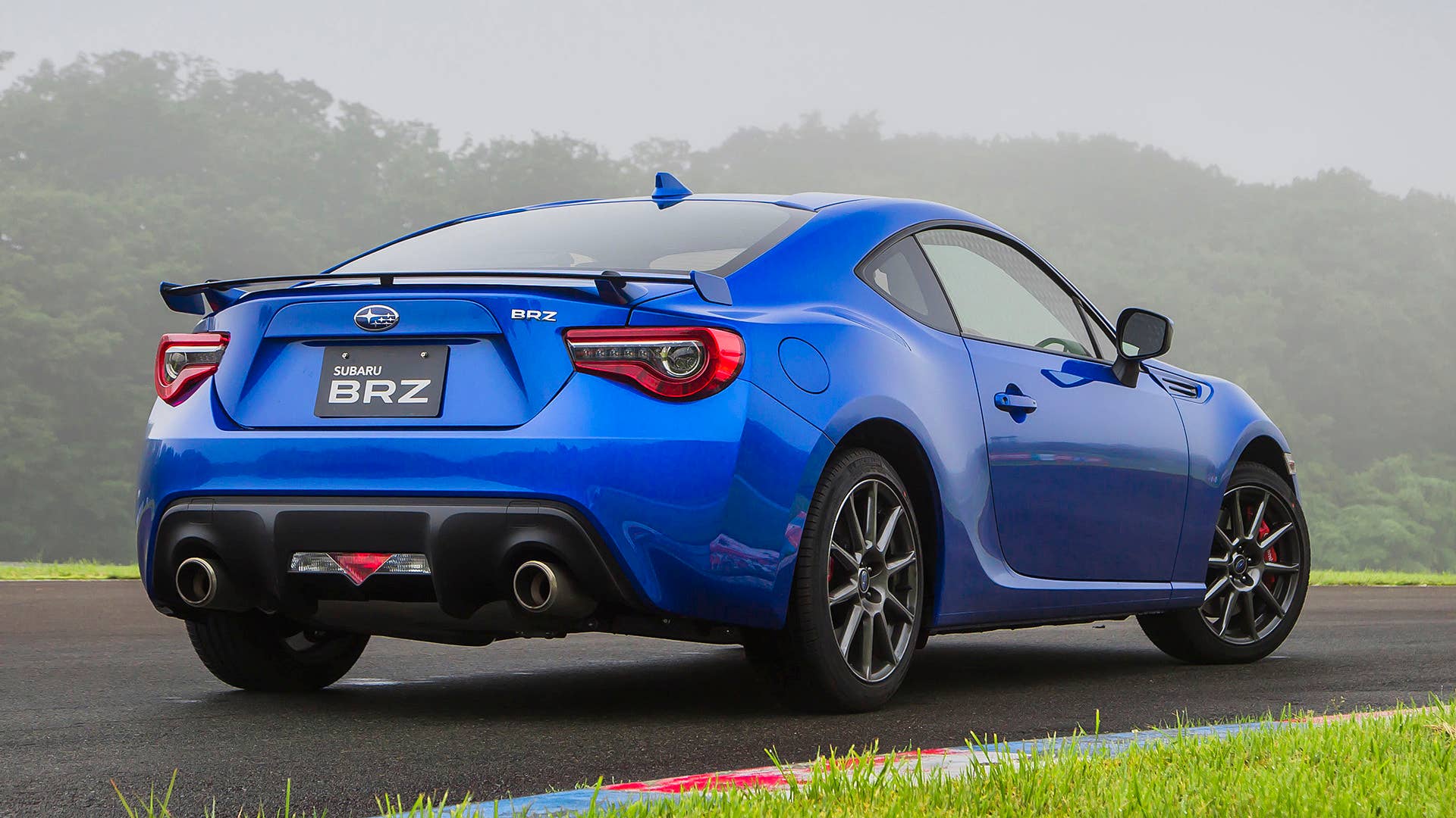 2017 Subaru BRZ rear 3/4 view