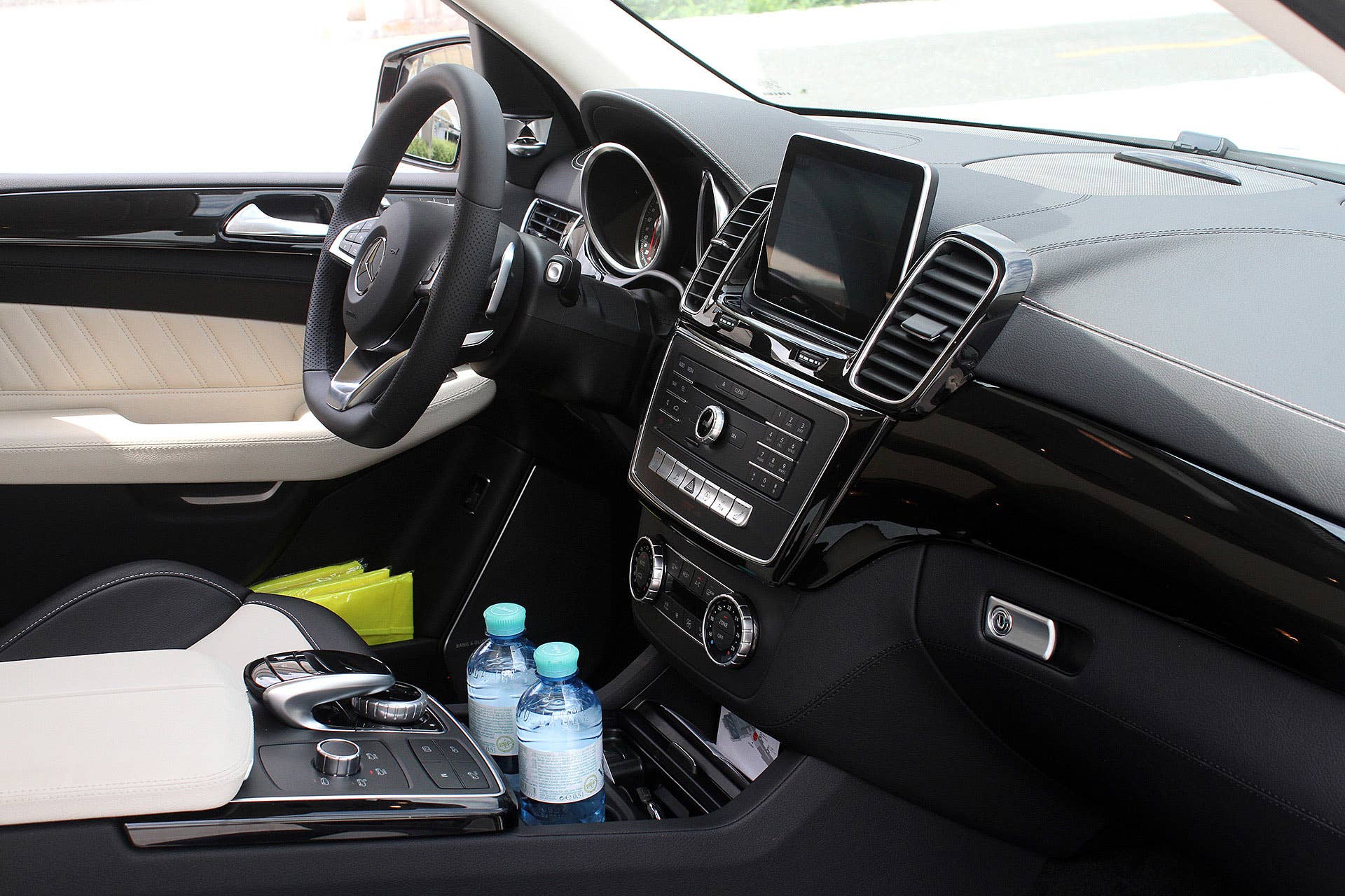2016 Mercedes-Benz GLE interior