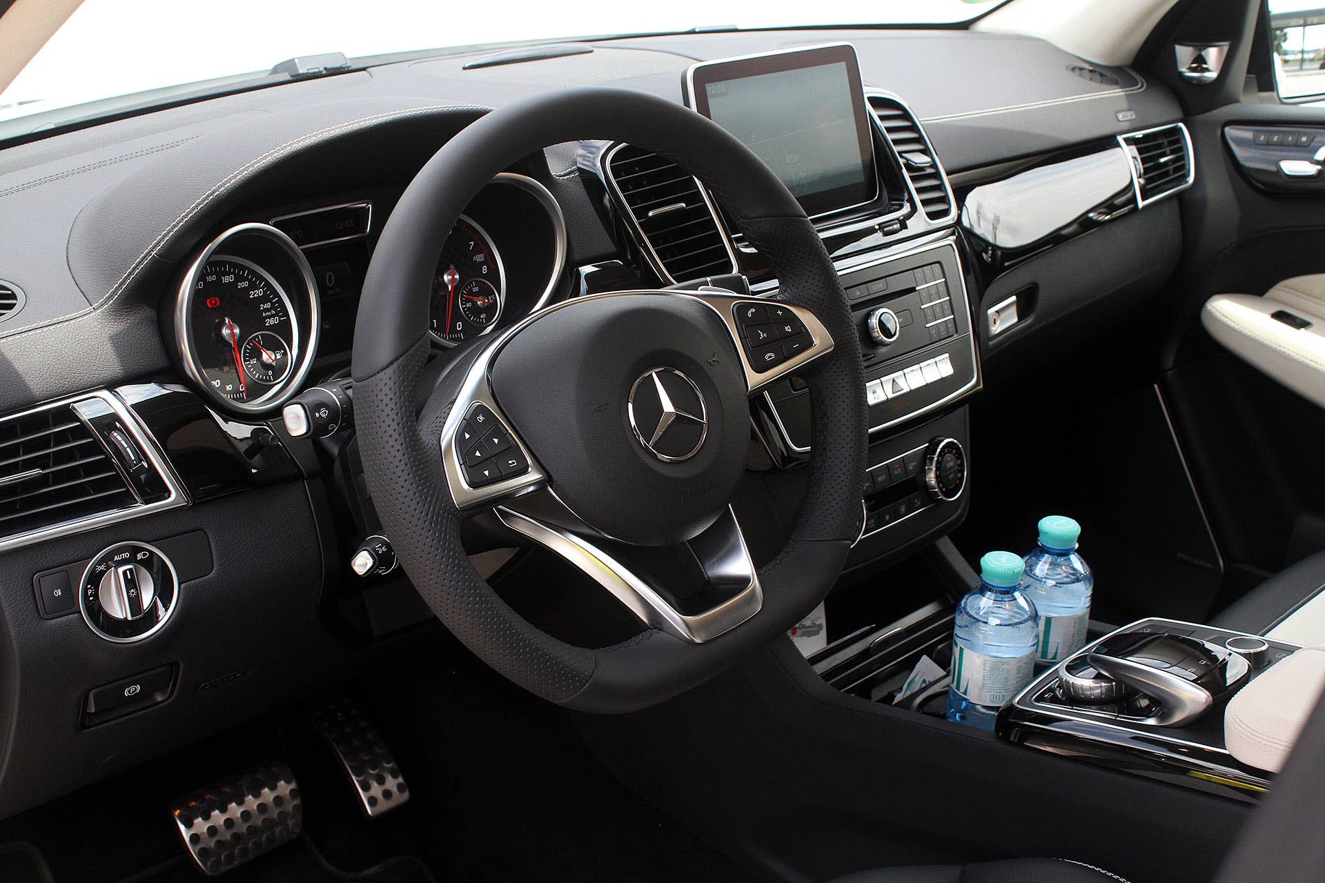 2016 Mercedes-Benz GLE interior
