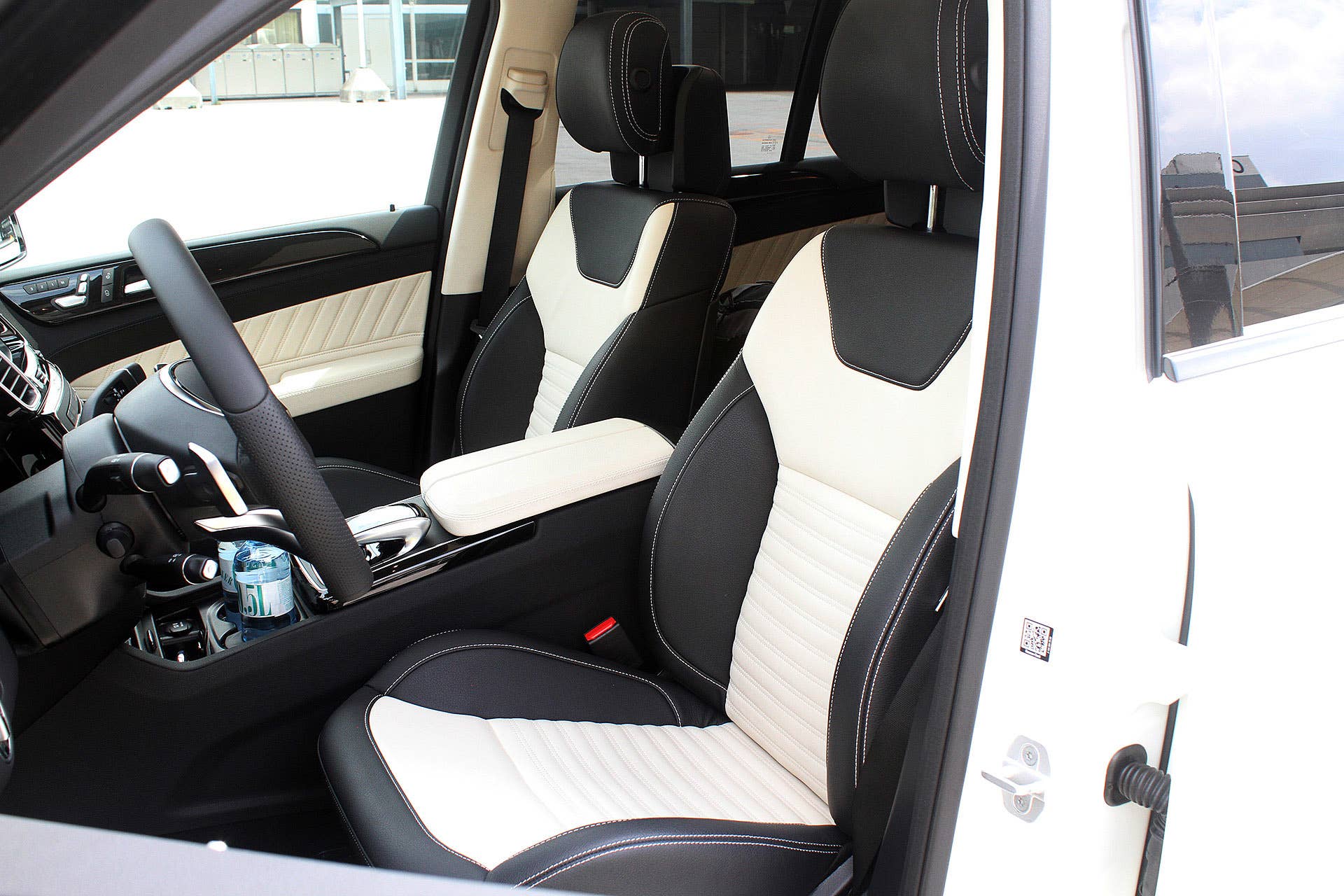 2016 Mercedes-Benz GLE front seats