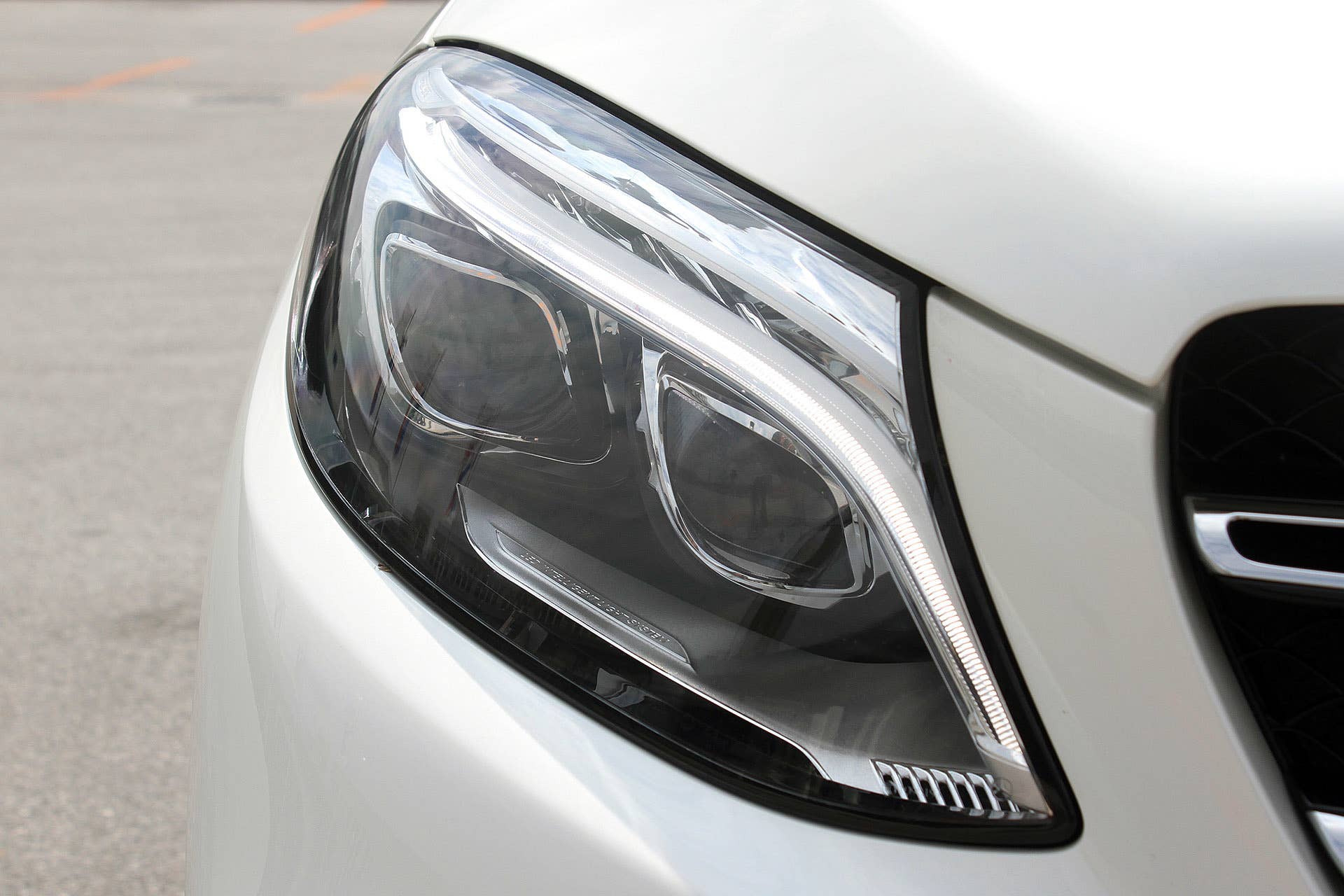 2016 Mercedes-Benz GLE headlight
