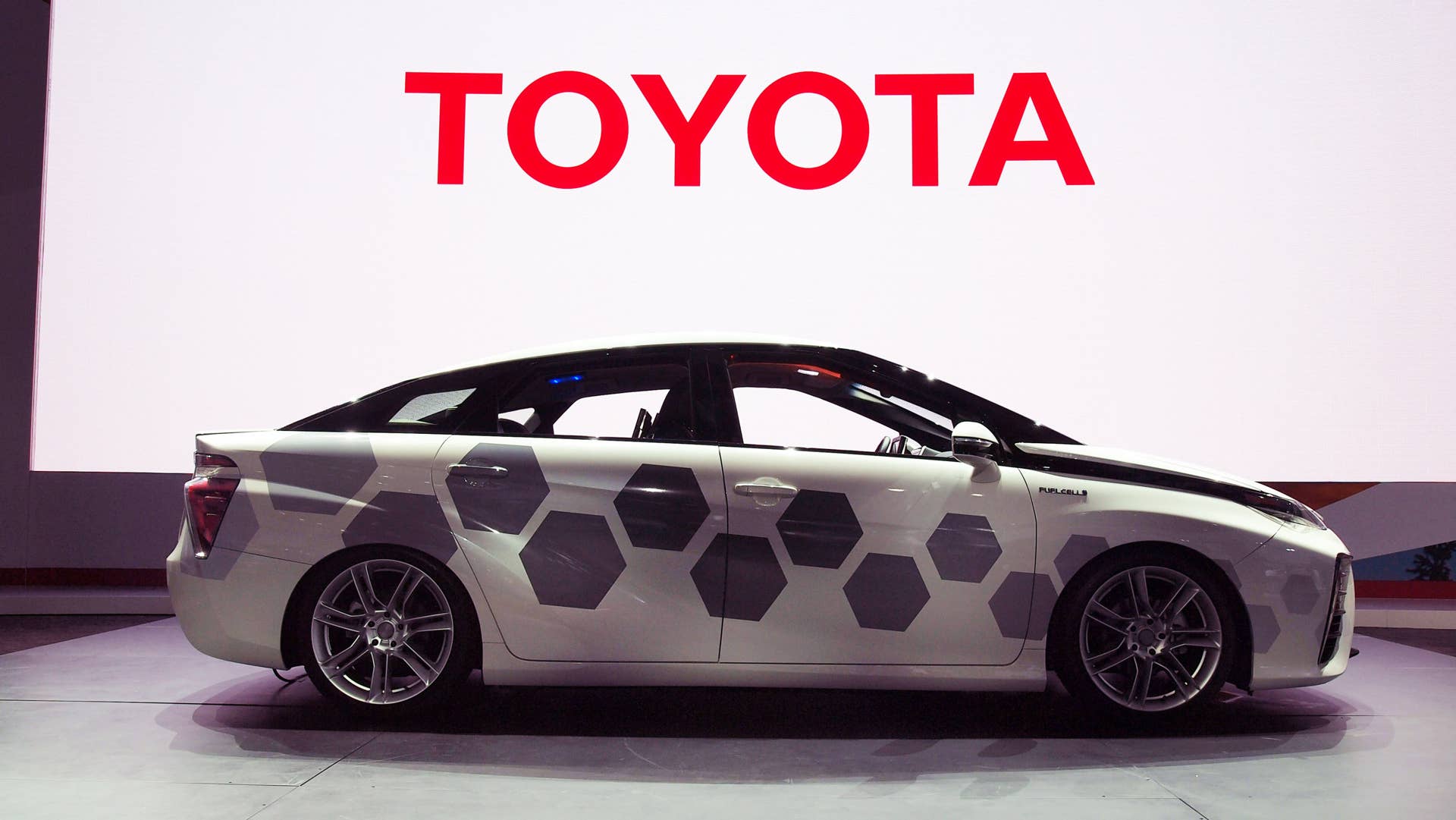 Toyota Mirai Kymeta Research Vehicle 001