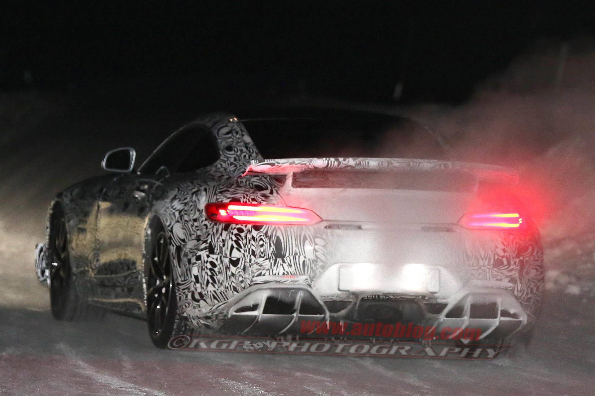 Mercedes-AMG GT R night rear