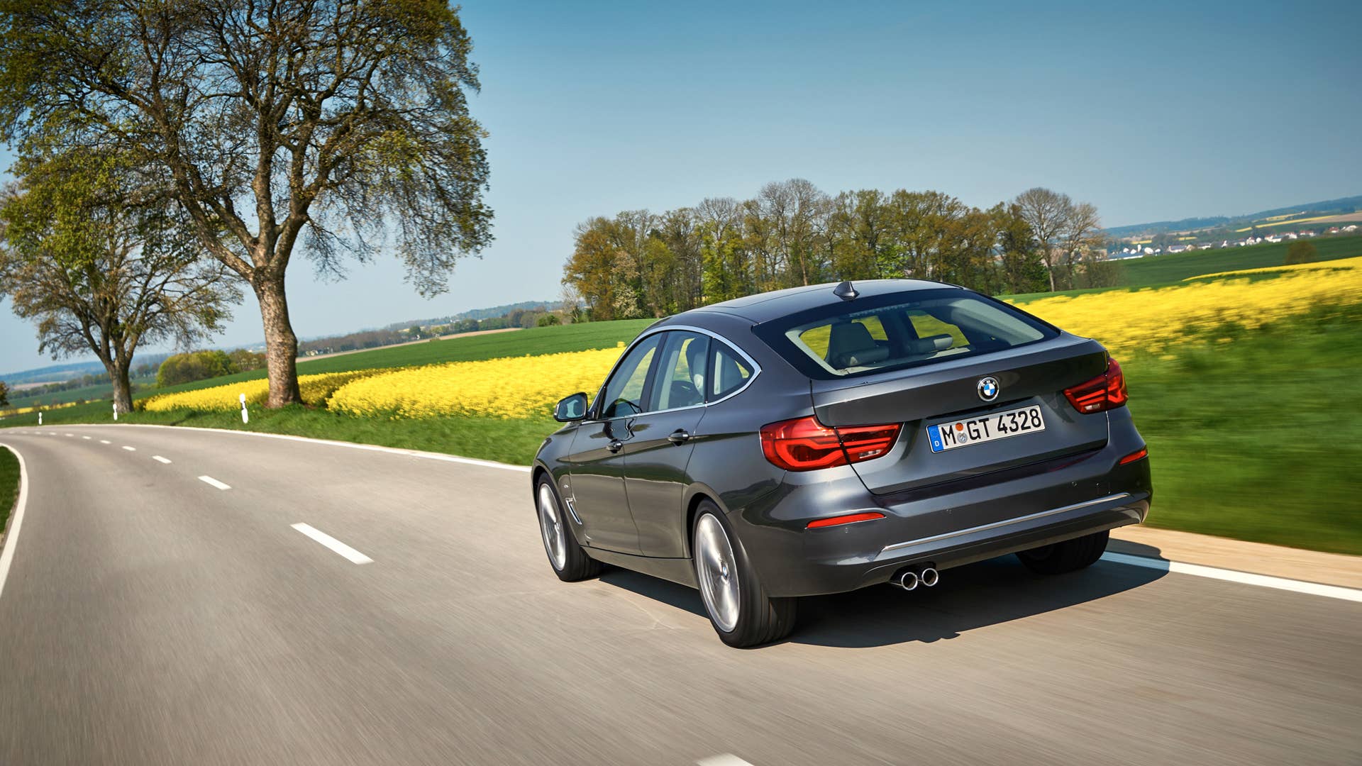 2017 BMW 3 Series Gran Turismo Luxury rear 3/4