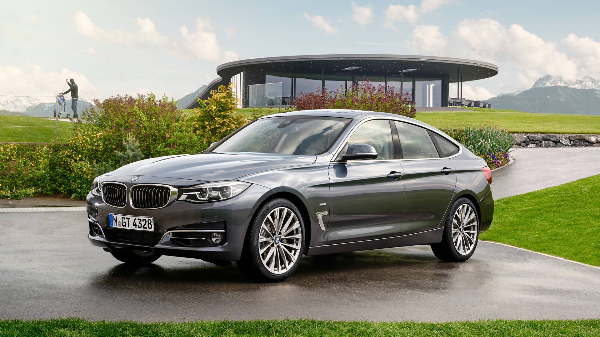 2017 BMW 3 Series Gran Turismo Luxury static front 3/4