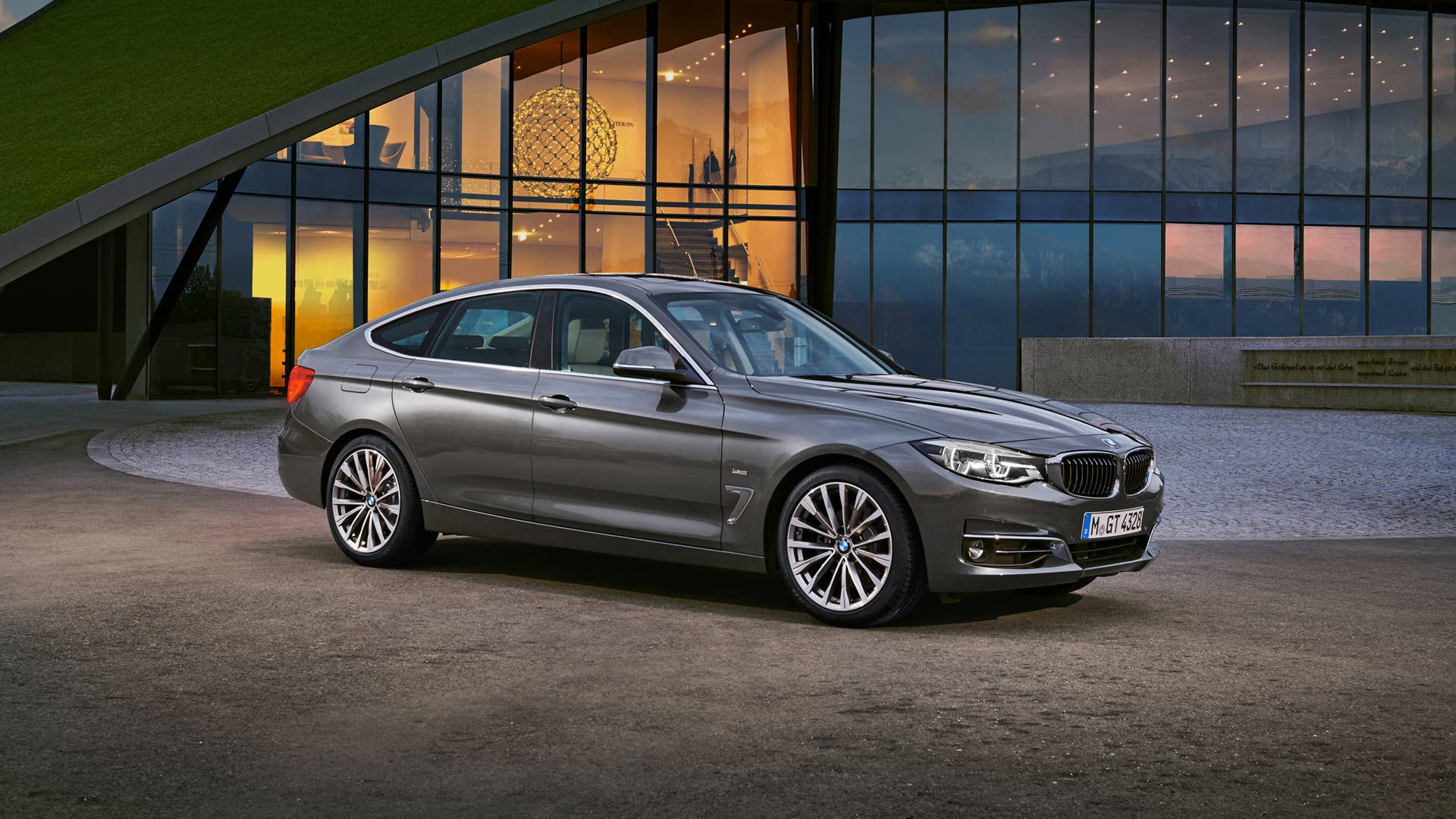2017 BMW  3 Series Gran Turismo Luxury exterior