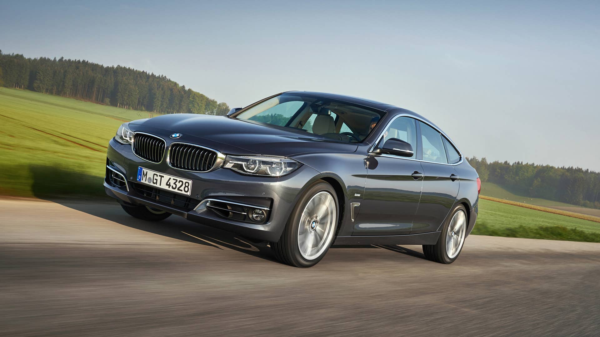 2017 BMW 3 Series Gran Turismo Luxury front 3/4 dynamic