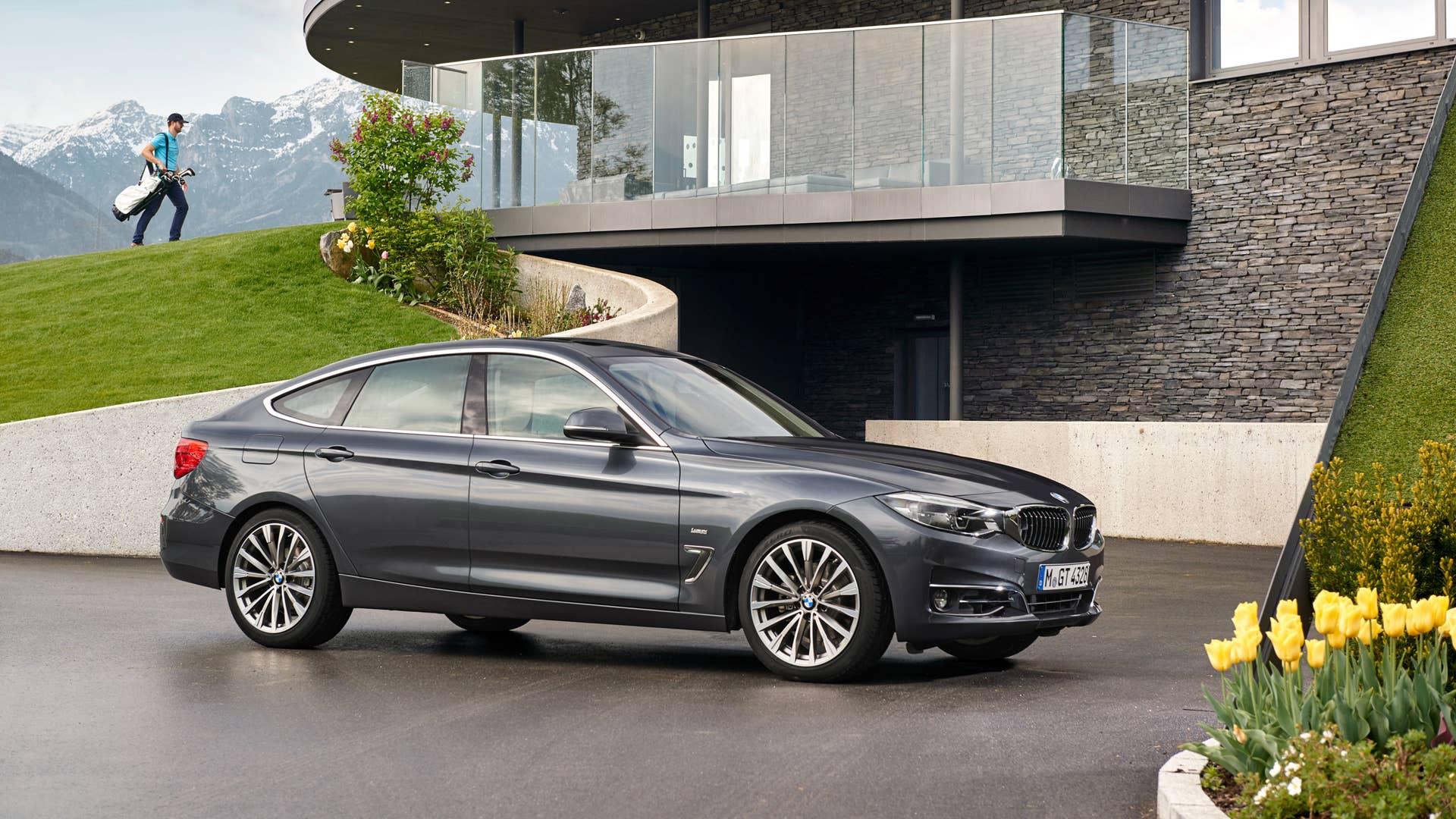 2017 BMW 3 Series Gran Turismo Luxury static exterior front 3/4