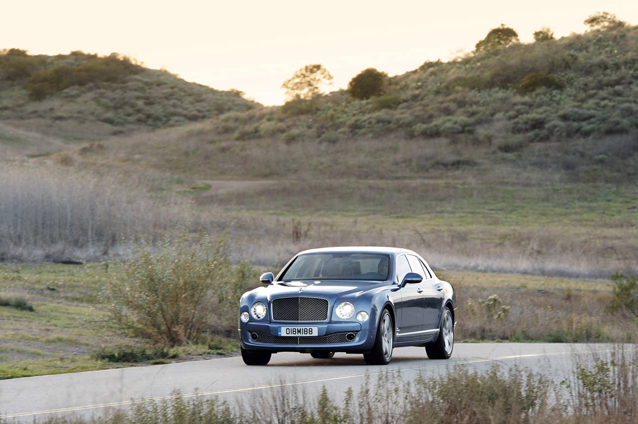 2011 Bentley Mulsanne front 3/4 driving view