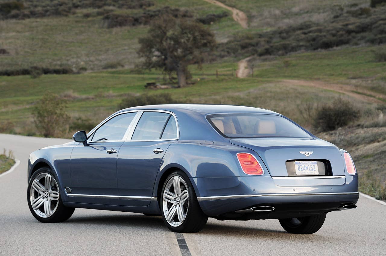 2011 Bentley Mulsanne rear 3/4 view