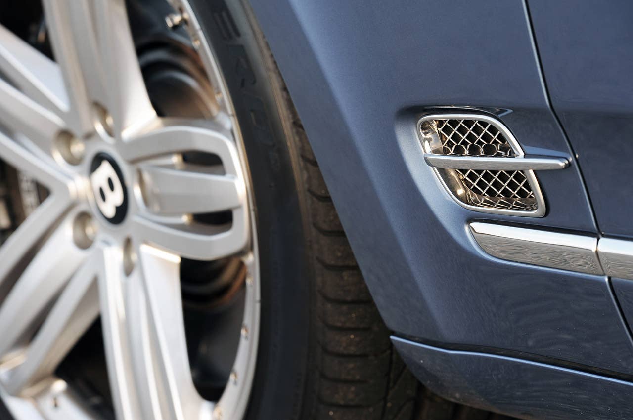 2011 Bentley Mulsanne side detail