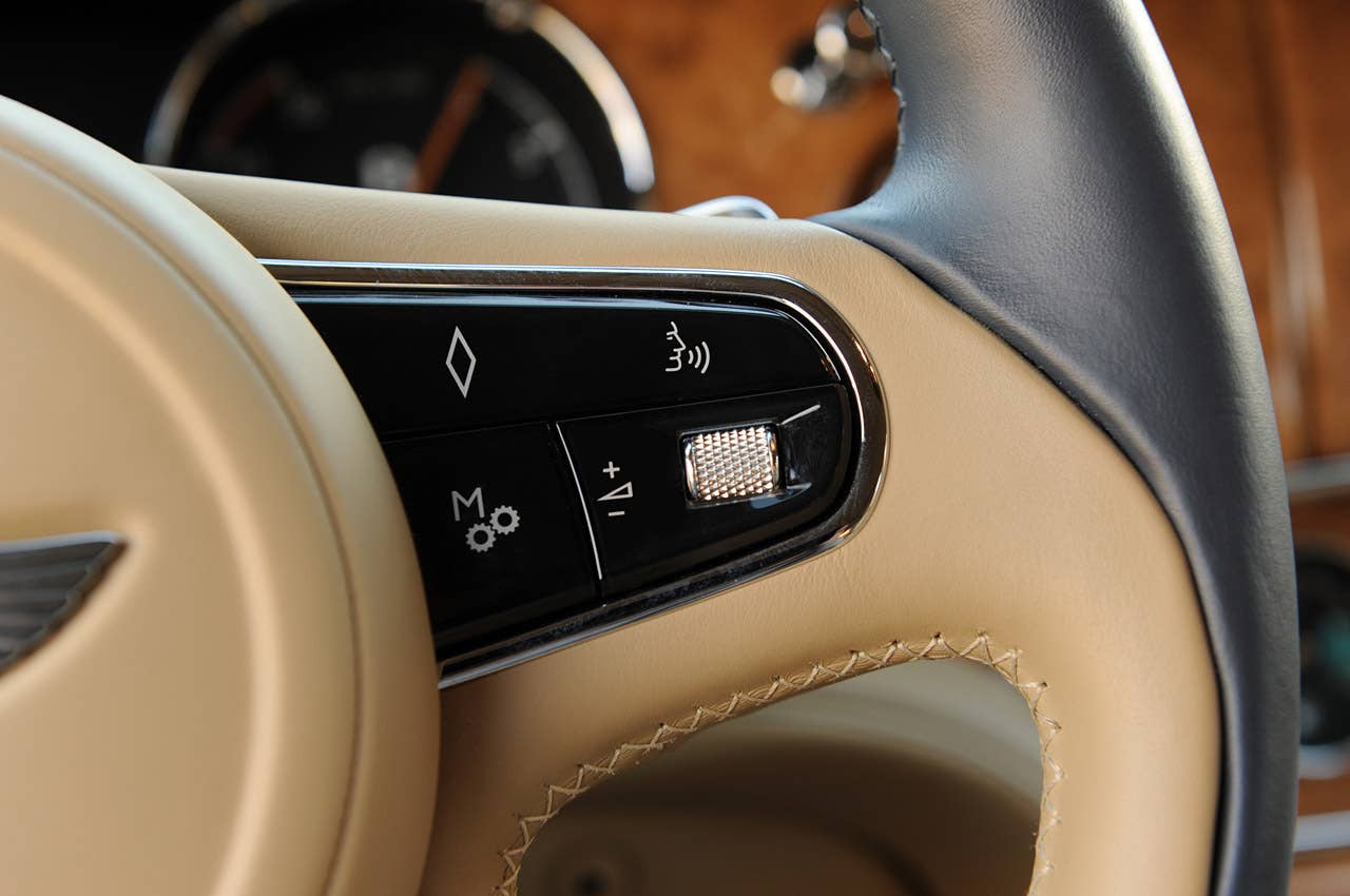 2011 Bentley Mulsanne steering wheel controls