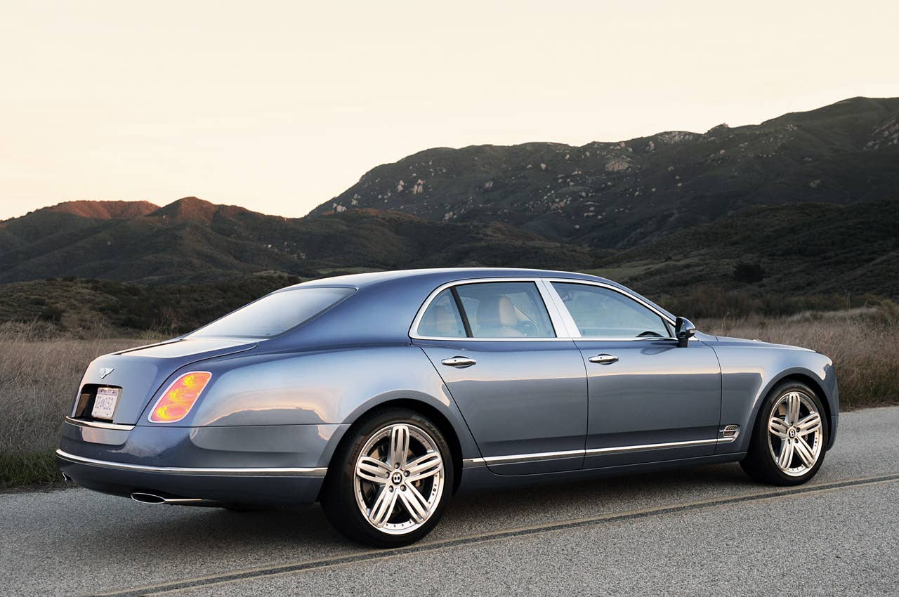 2011 Bentley Mulsanne rear 3/4 view