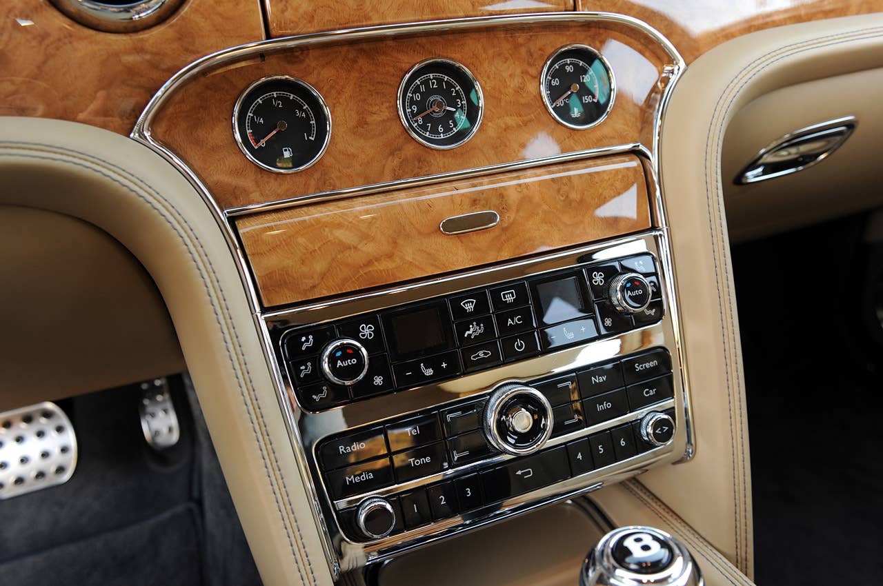 2011 Bentley Mulsanne instrument panel