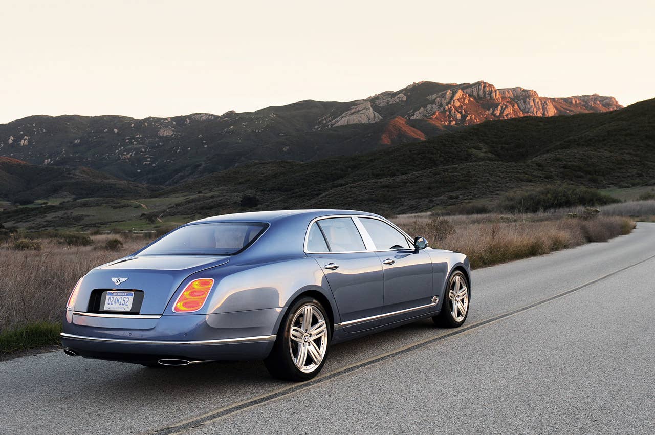 2011 Bentley Mulsanne rear 3/4 view