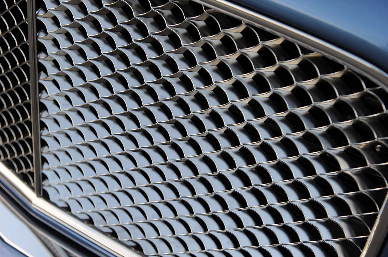 2011 Bentley Mulsanne grille